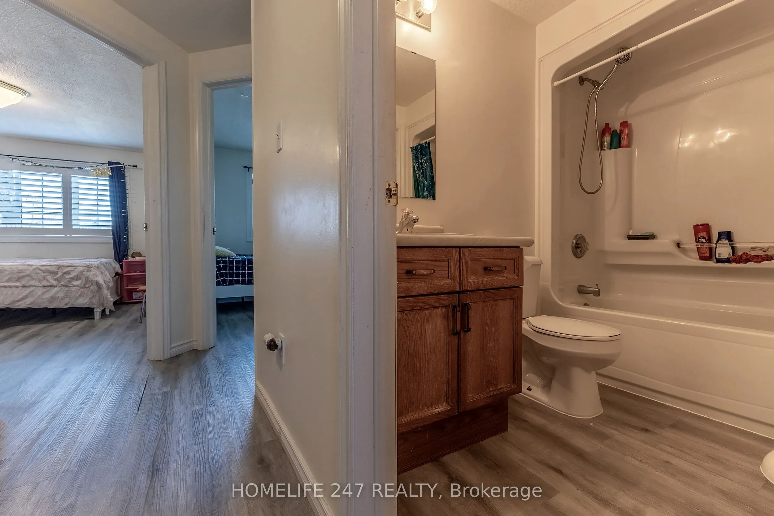 31 Schroder Crescent, #5