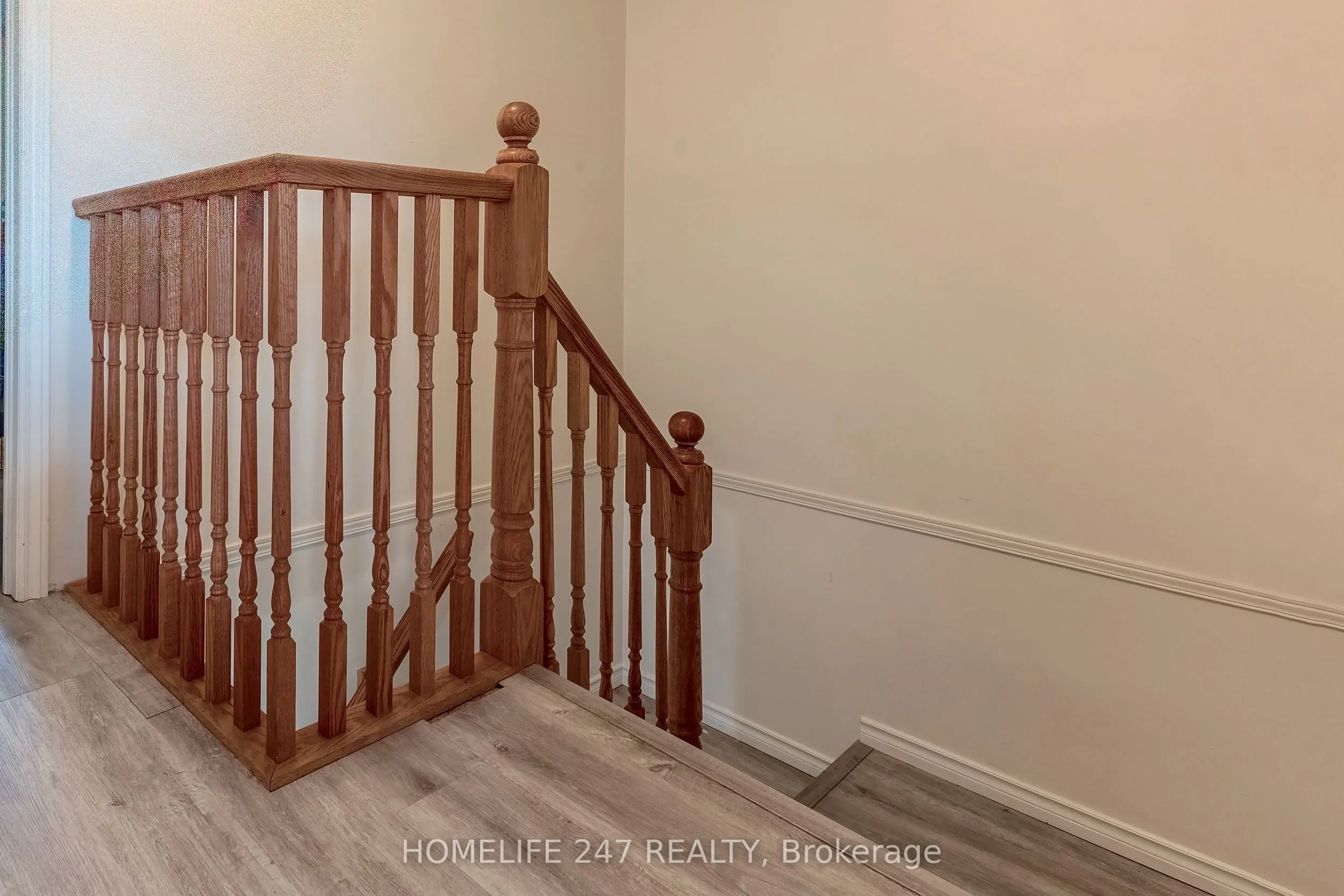31 Schroder Crescent, #5