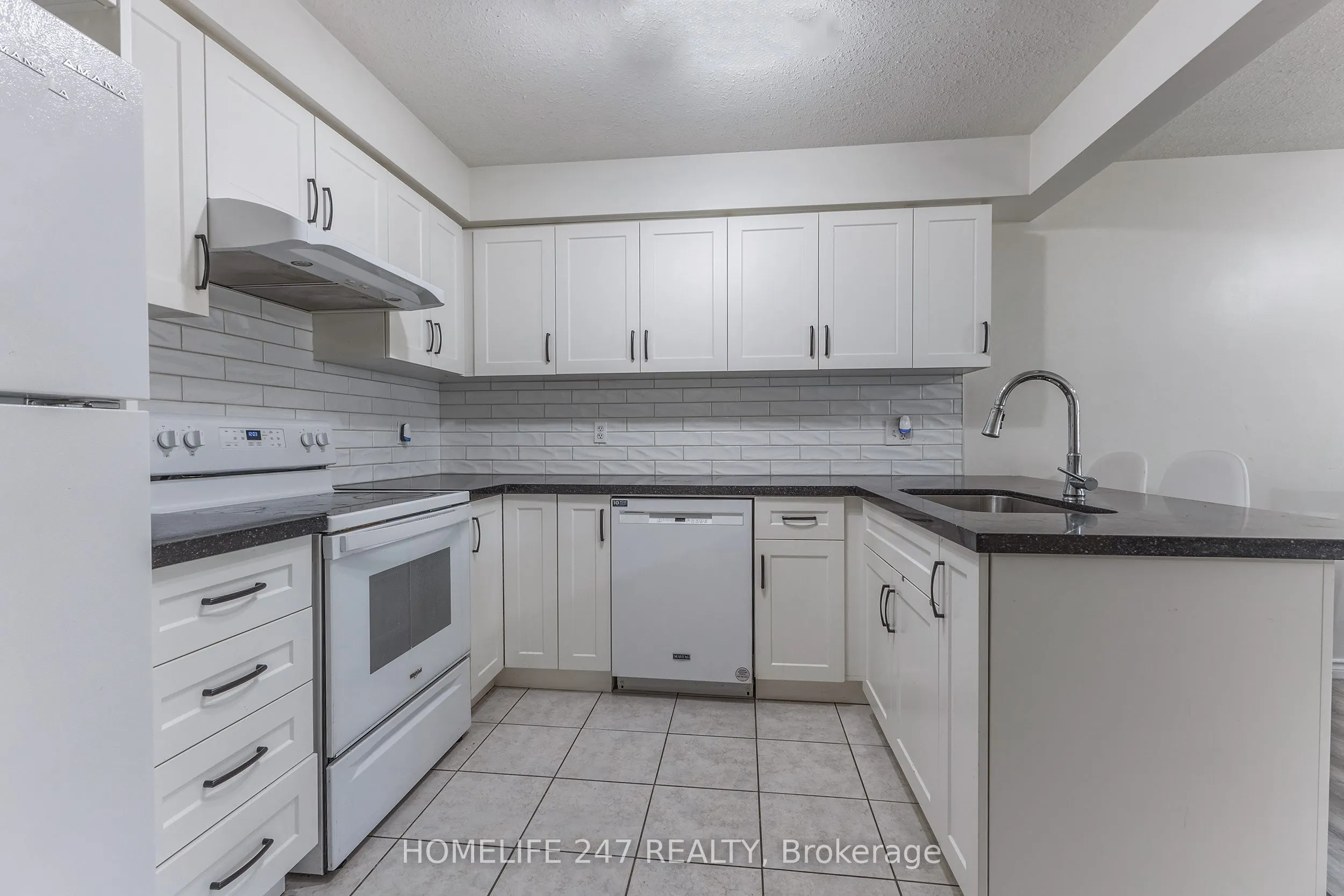 31 Schroder Crescent, #5