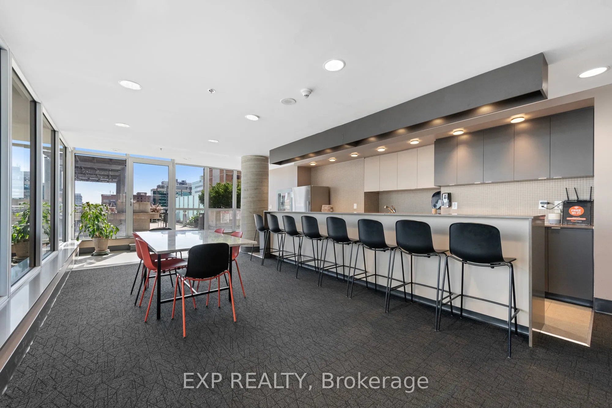 324 Laurier Avenue W, #2309