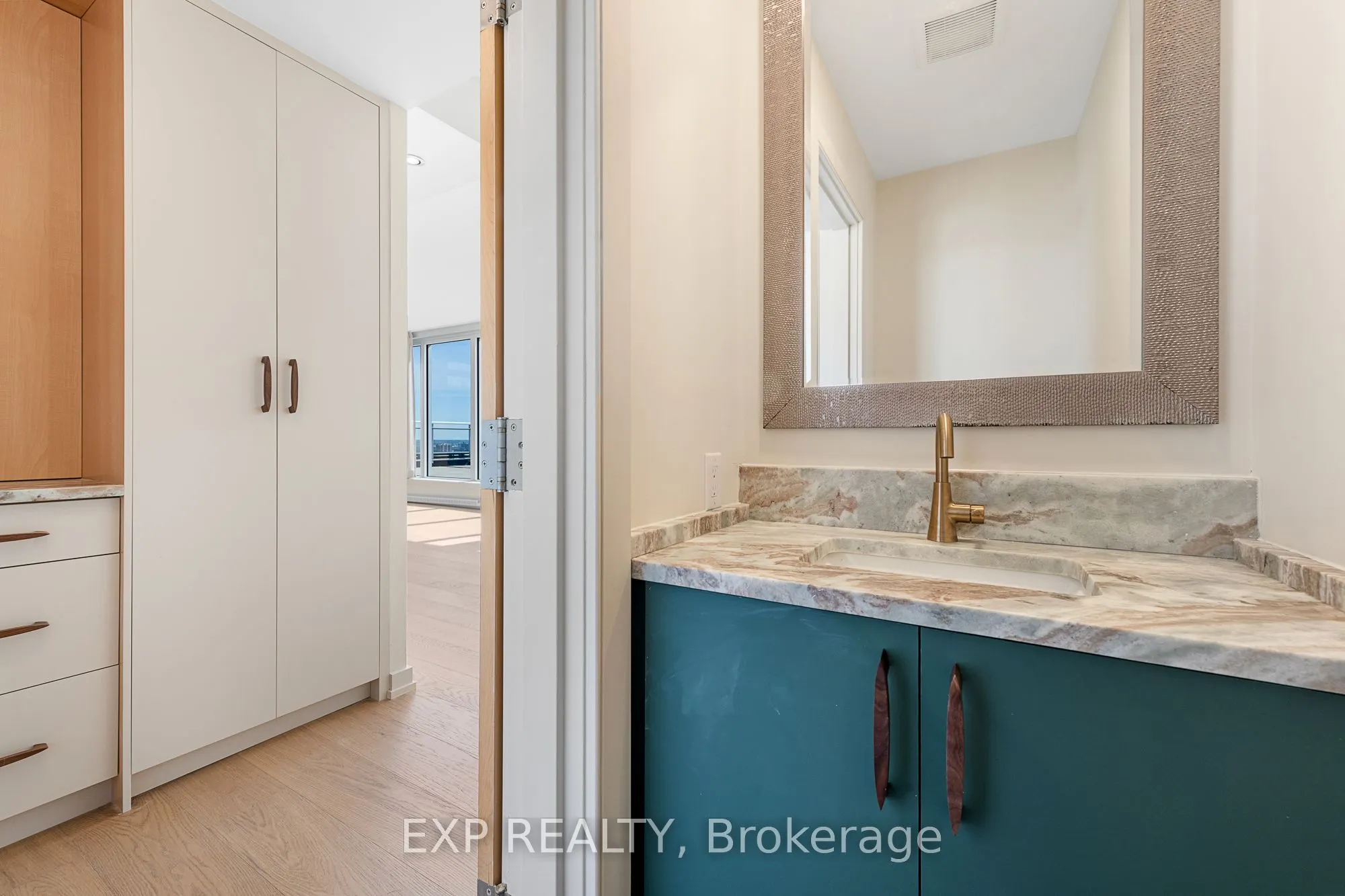 324 Laurier Avenue W, #2309