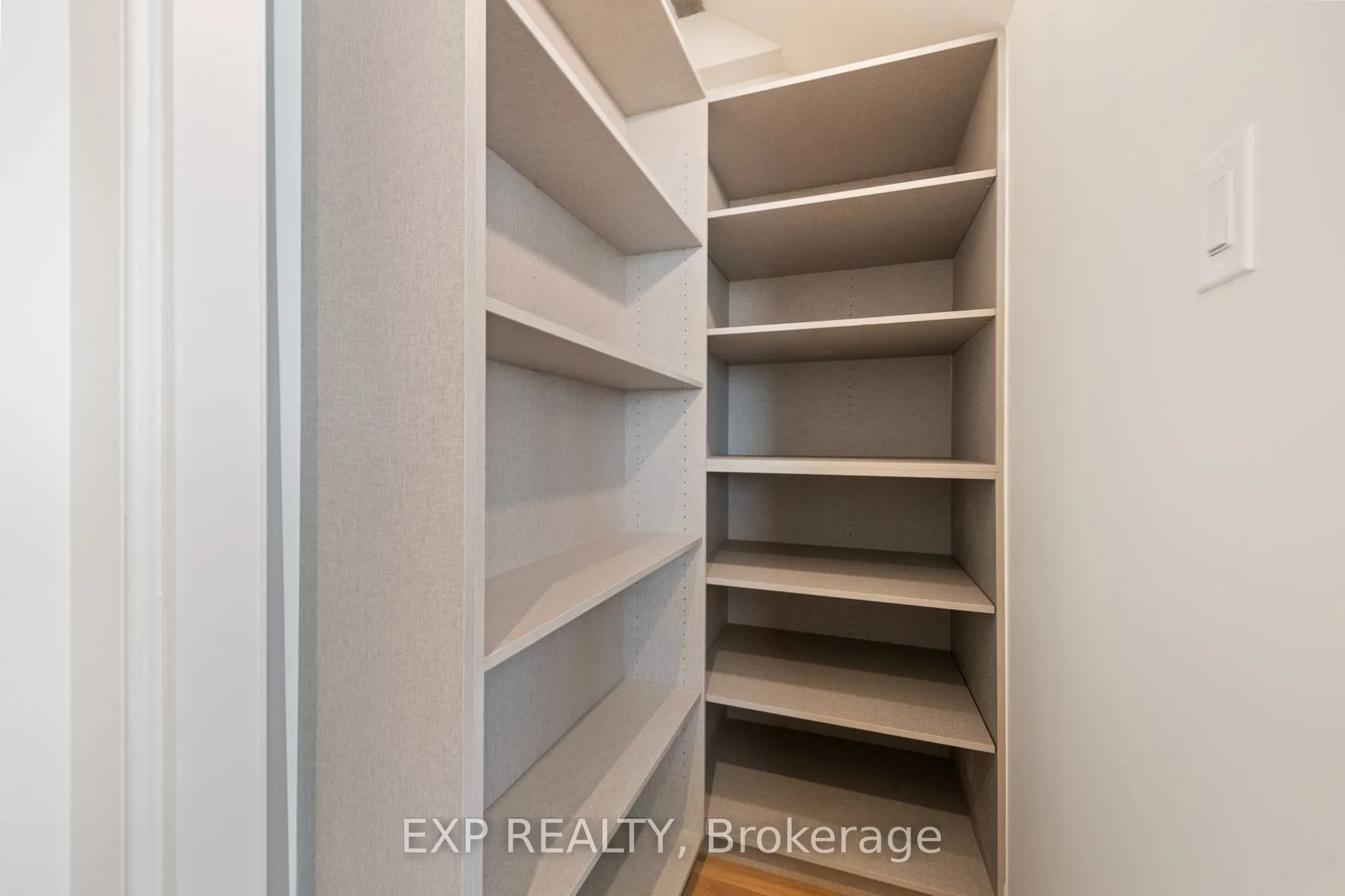 324 Laurier Avenue W, #2309