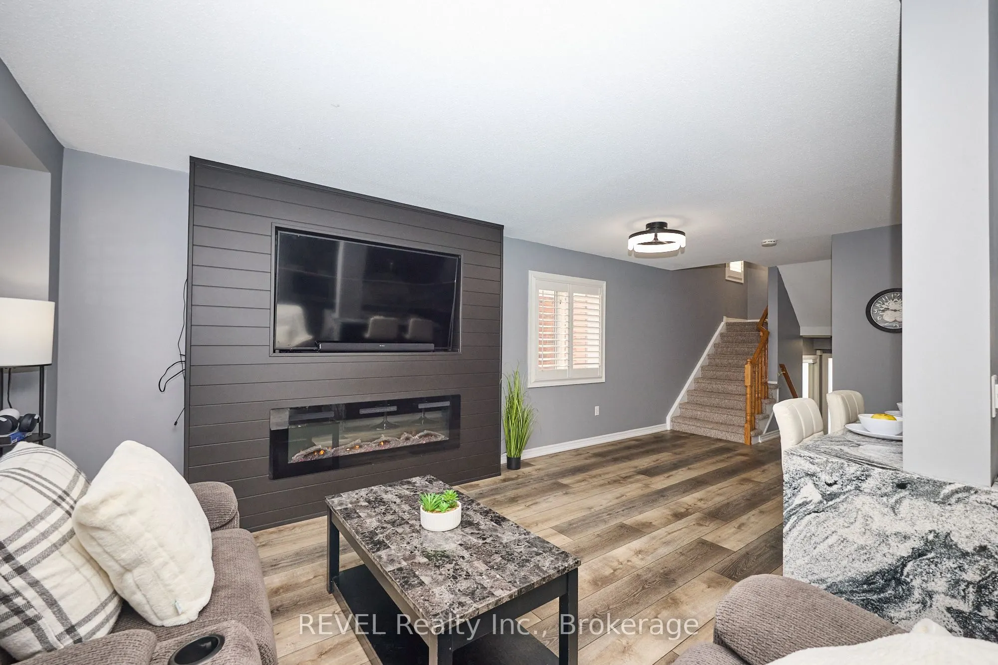 334 Main Street E, #4