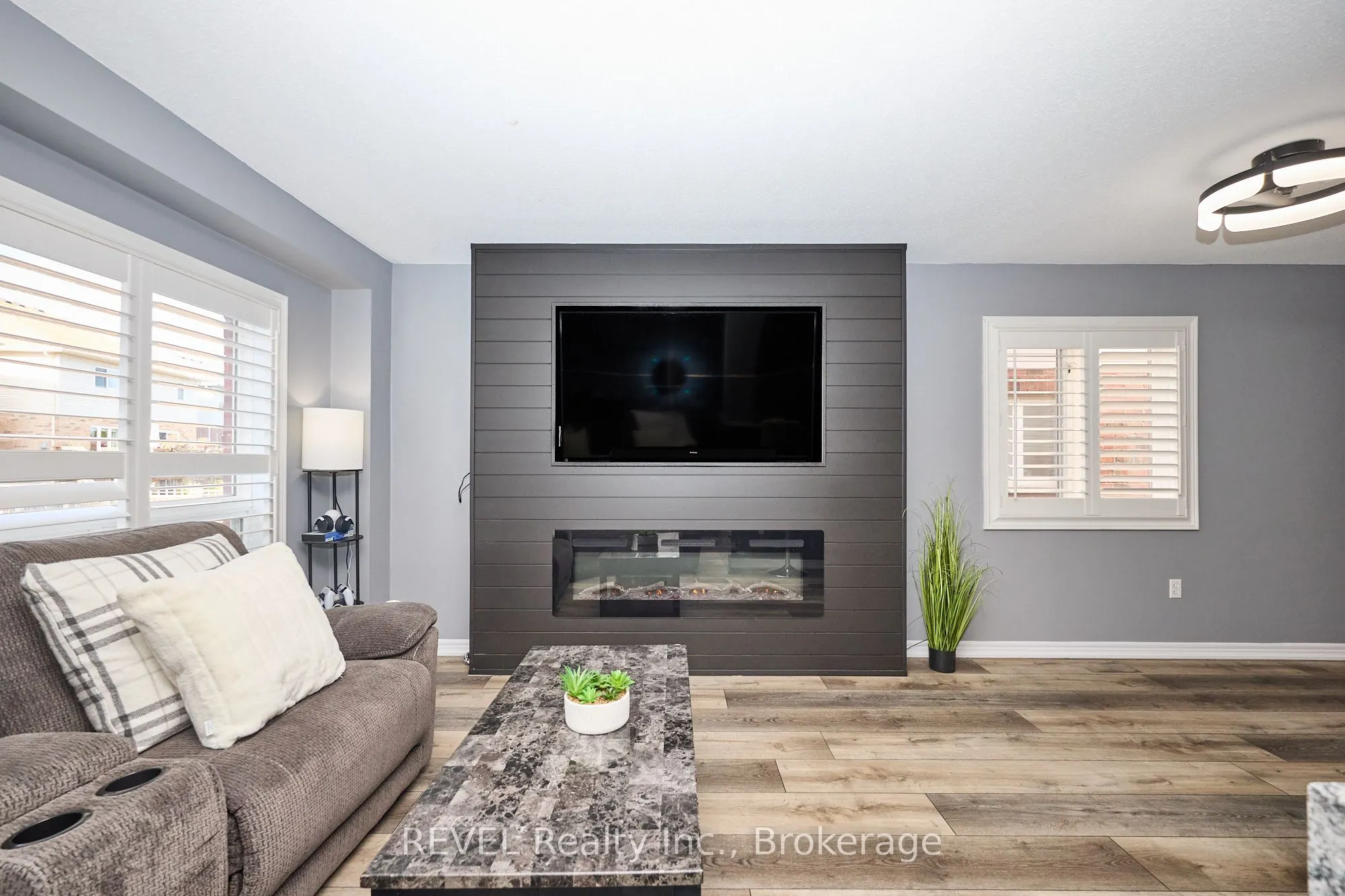334 Main Street E, #4