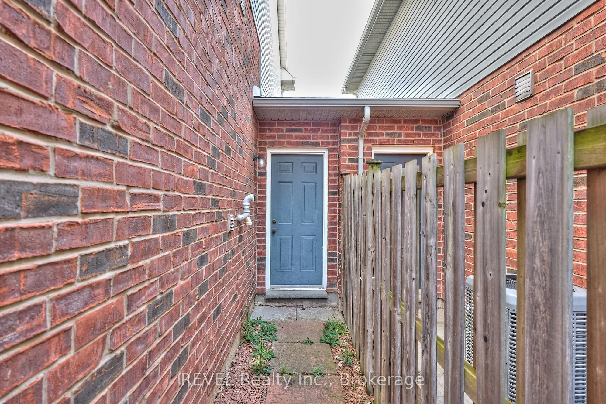 334 Main Street E, #4