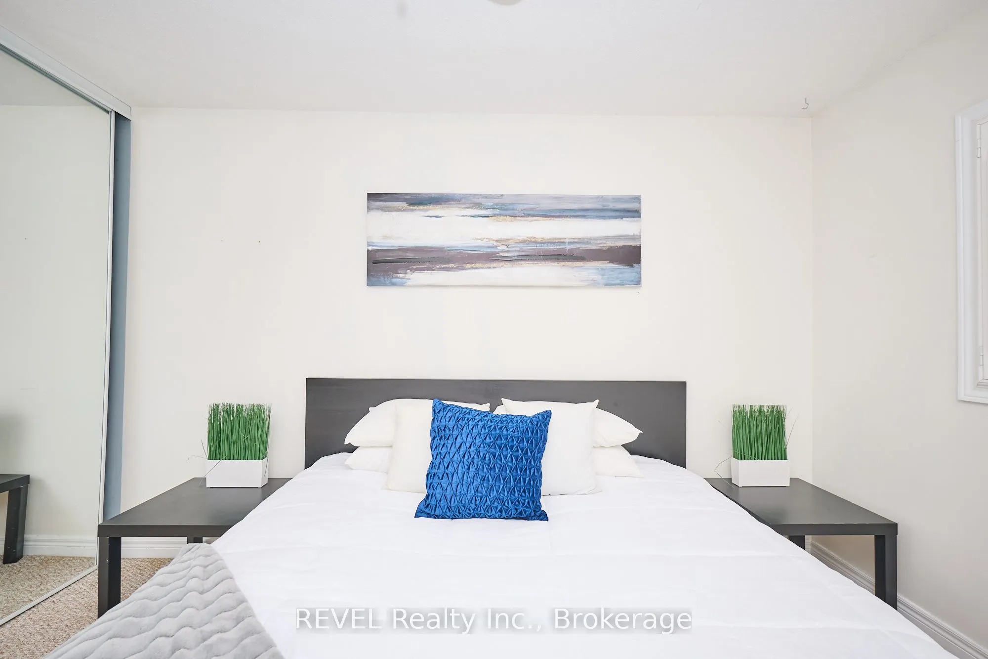 334 Main Street E, #4