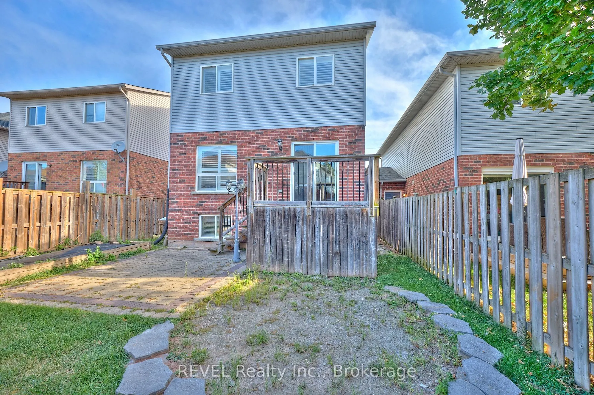 334 Main Street E, #4