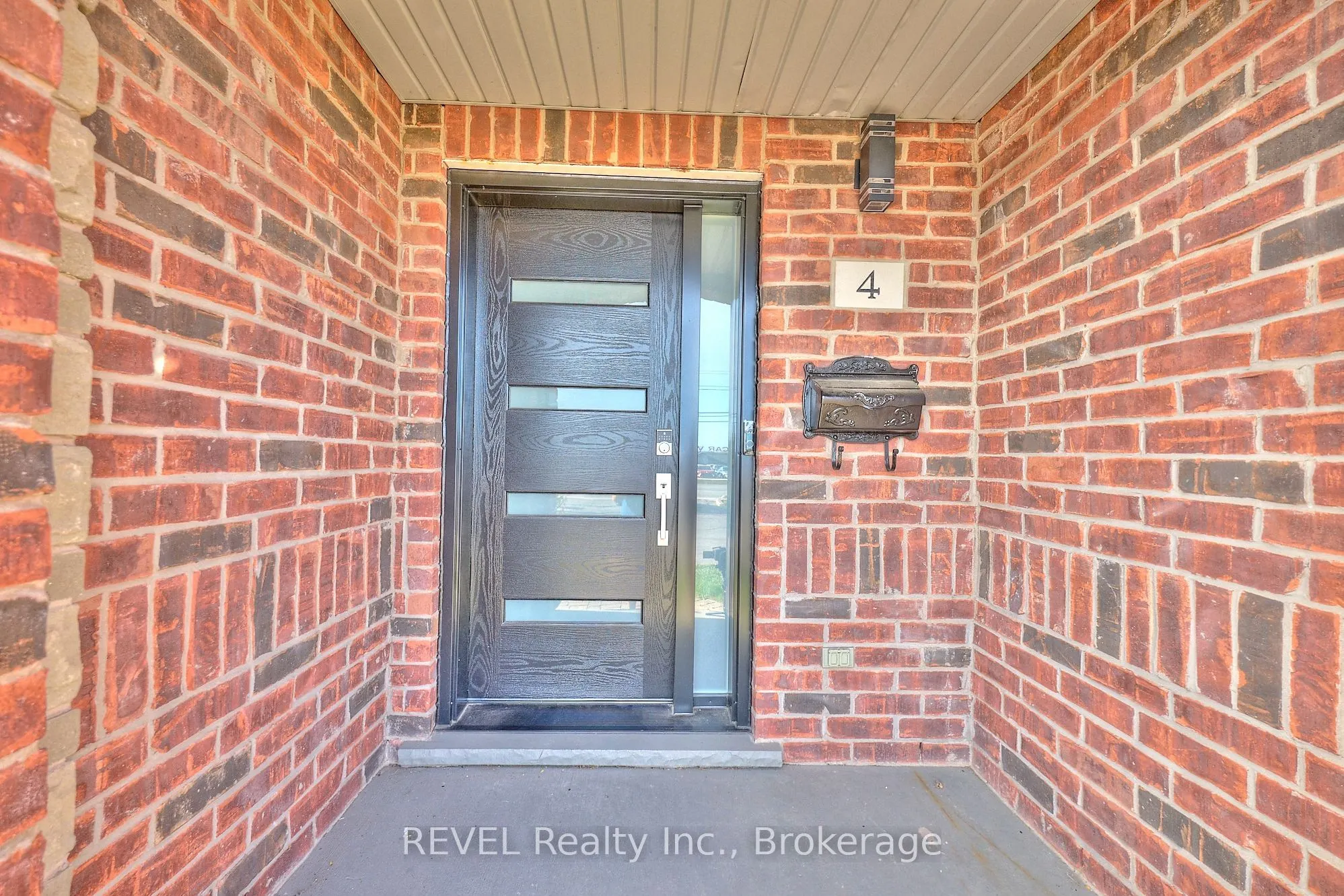 334 Main Street E, #4