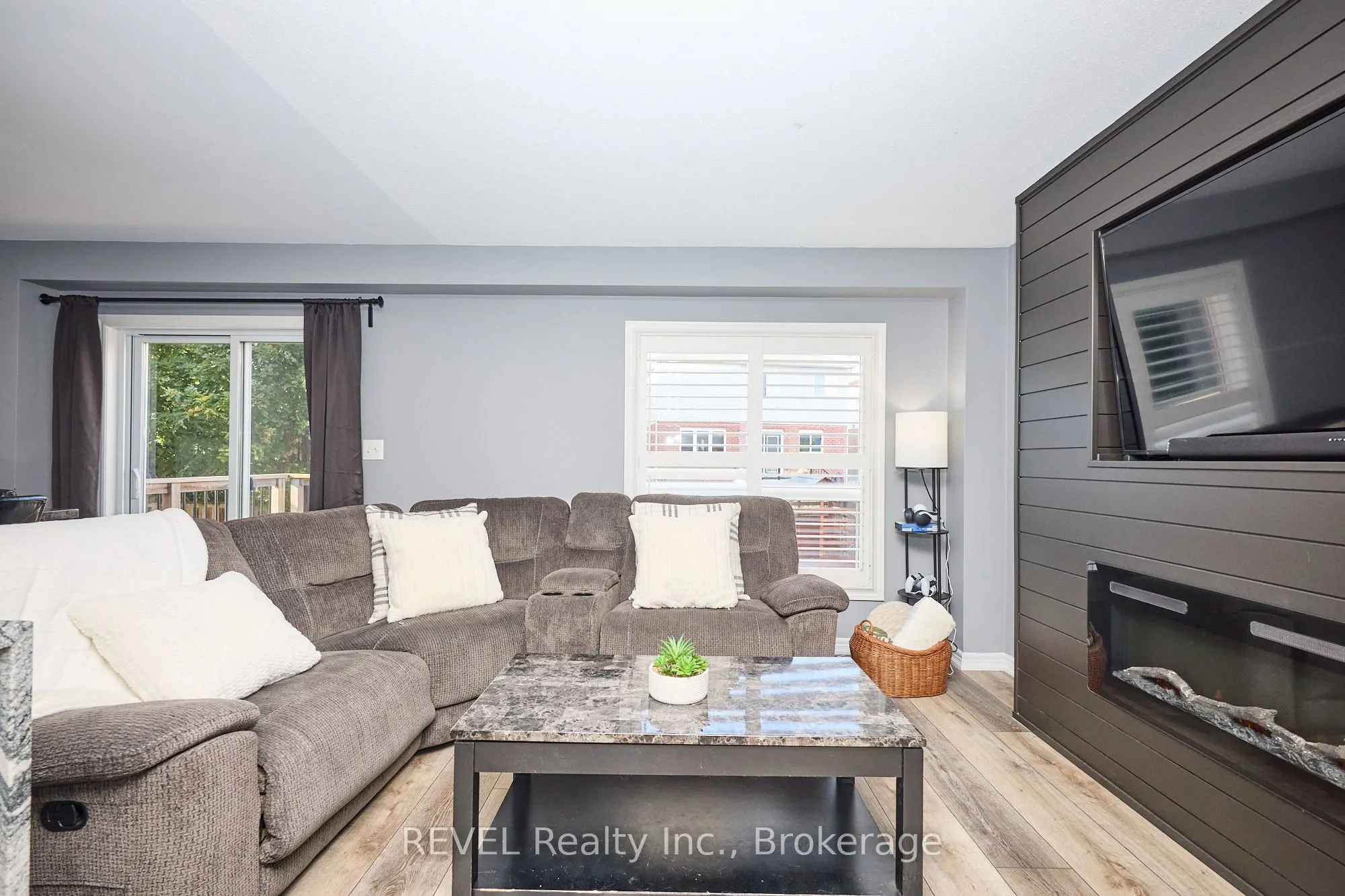 334 Main Street E, #4
