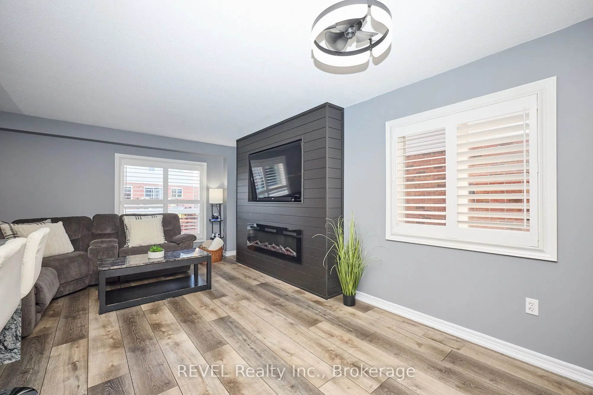 334 Main Street E, #4