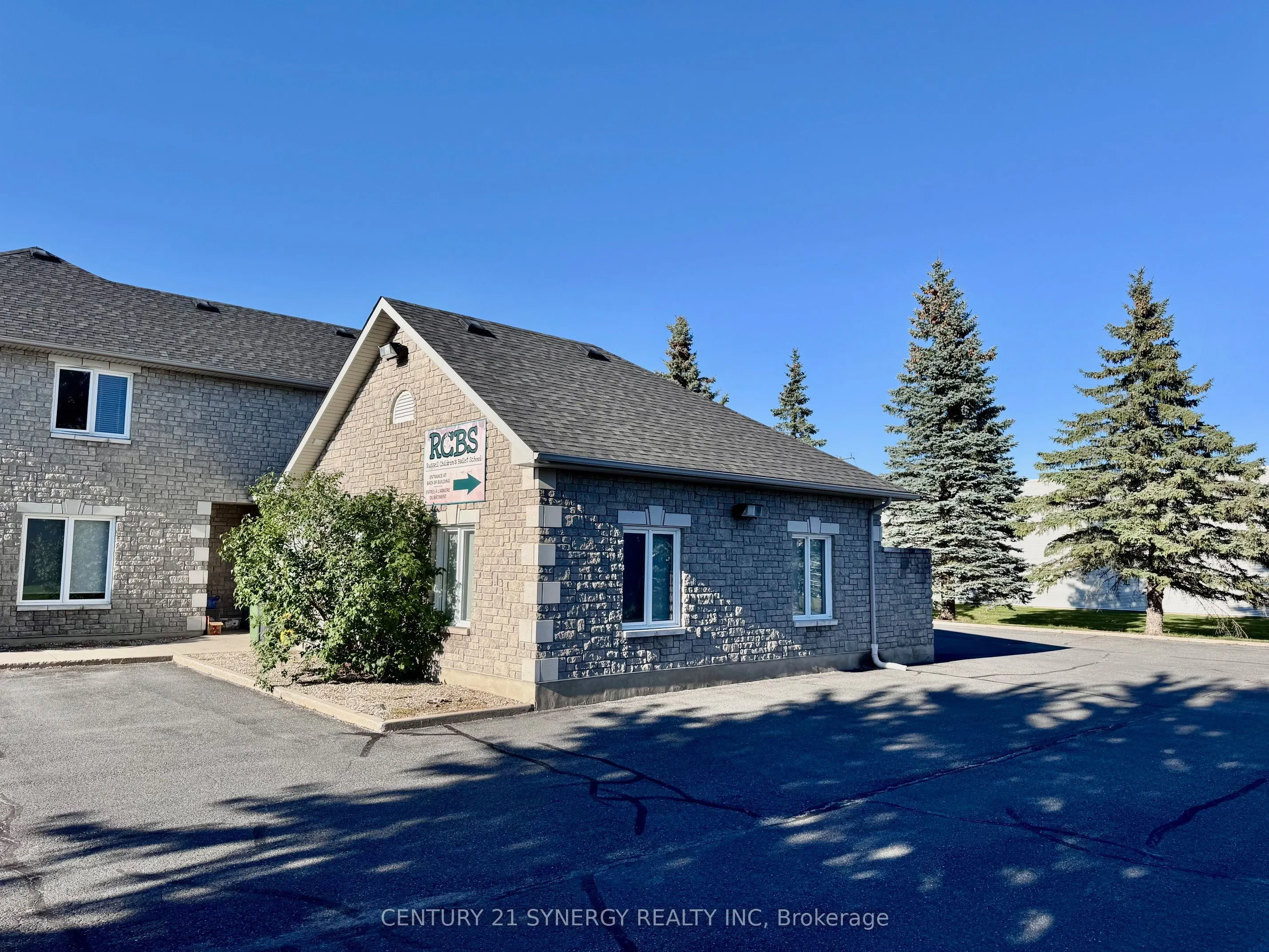 170 Bay Street, #C