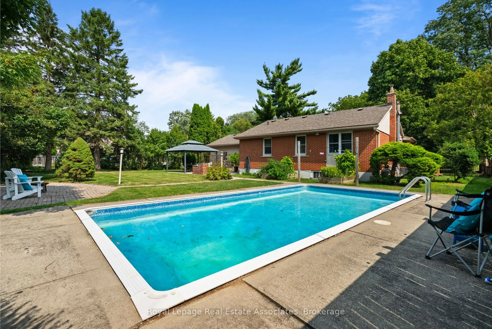 14 Hopkins Court
