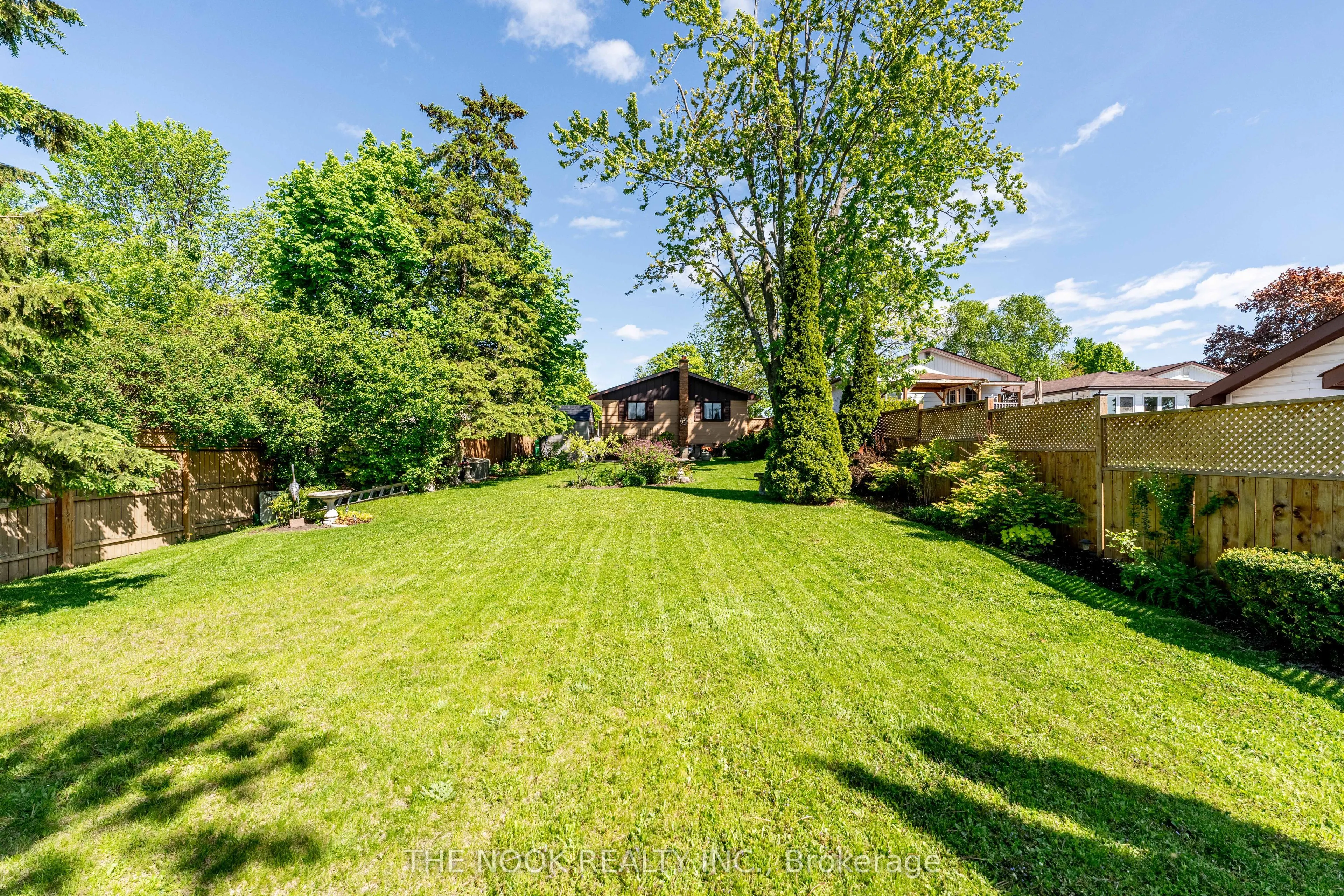 21 Rideau Crescent