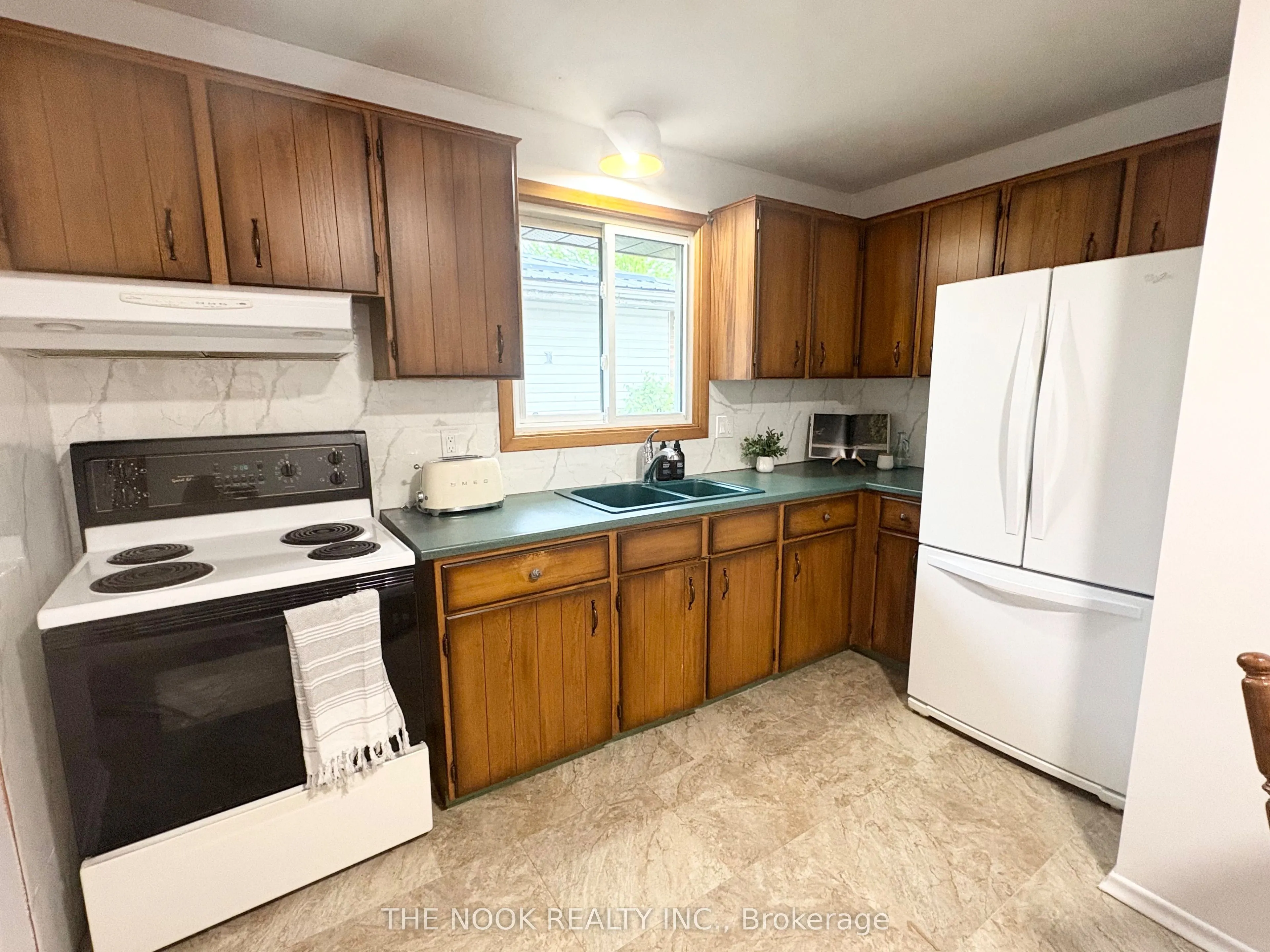 21 Rideau Crescent