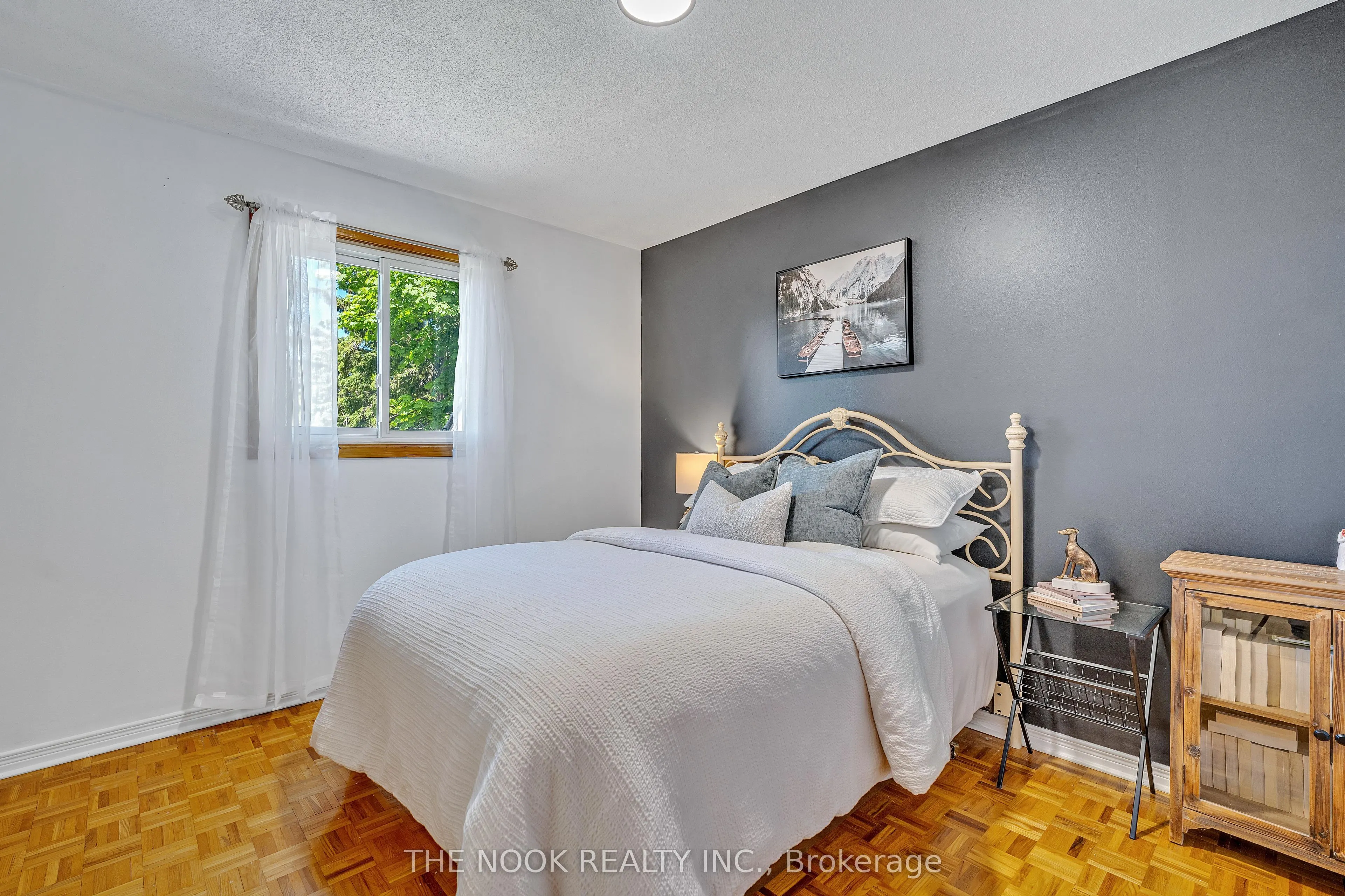 21 Rideau Crescent