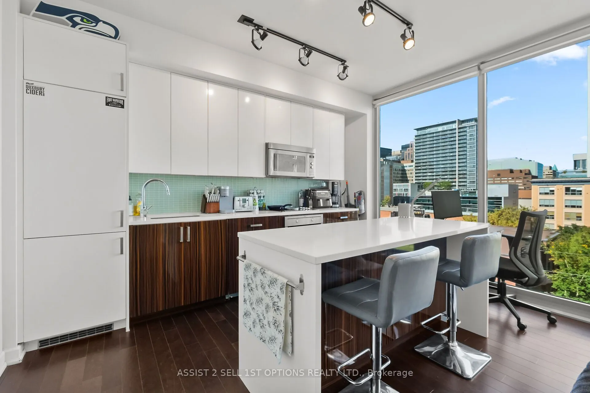 300 Lisgar Street, #611