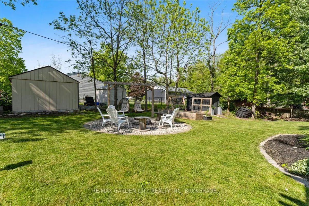 3246 CEDAR Avenue
