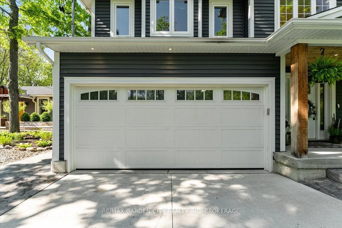 3246 CEDAR Avenue