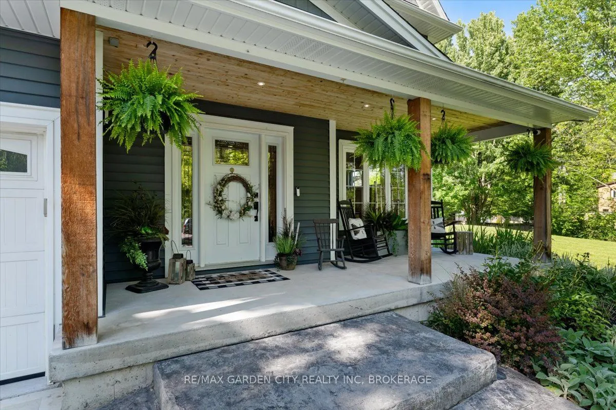 3246 CEDAR Avenue
