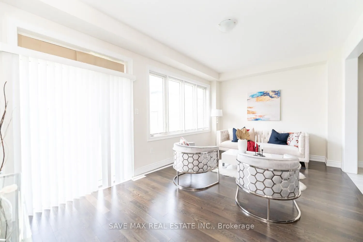 6 Amos Avenue