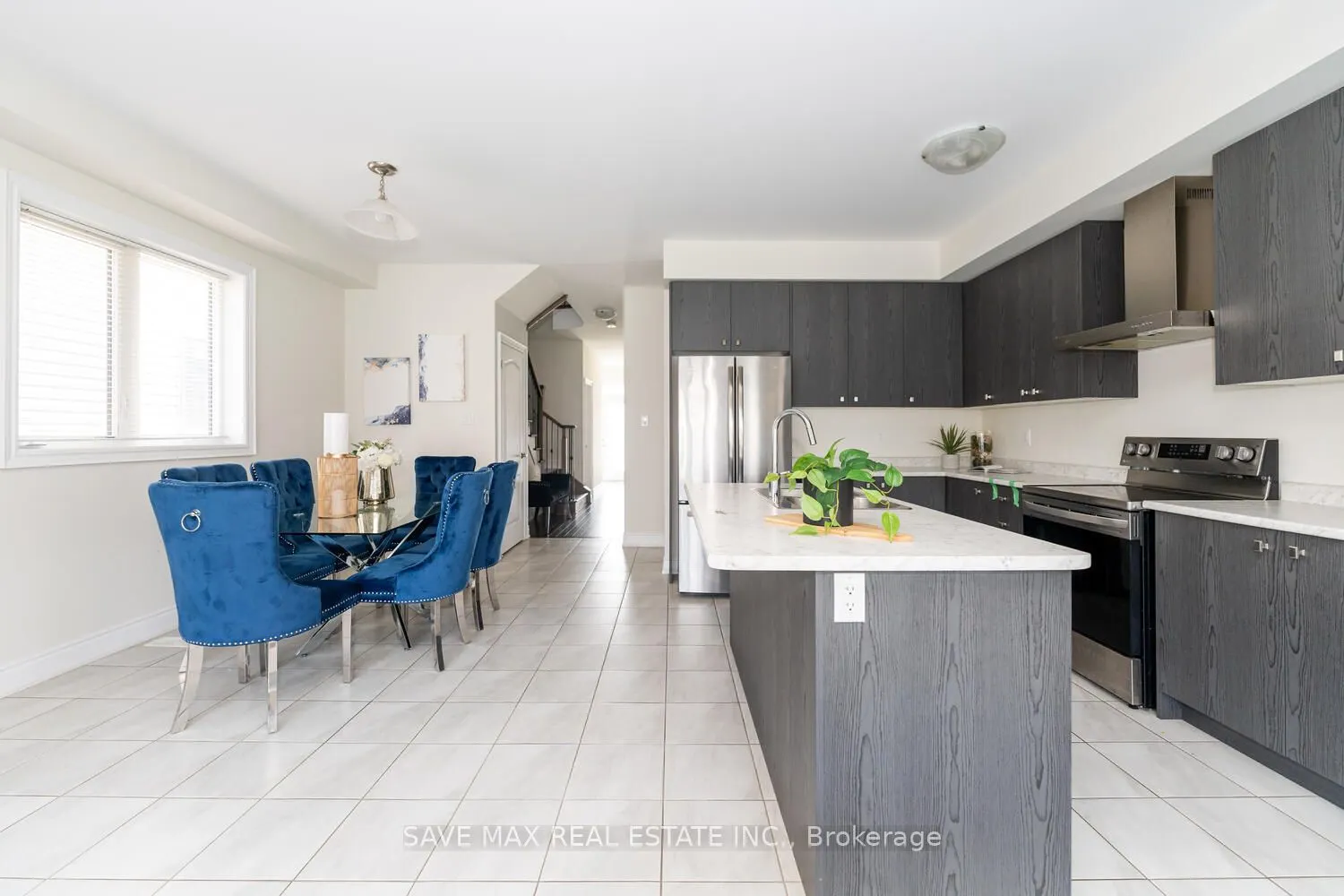 6 Amos Avenue