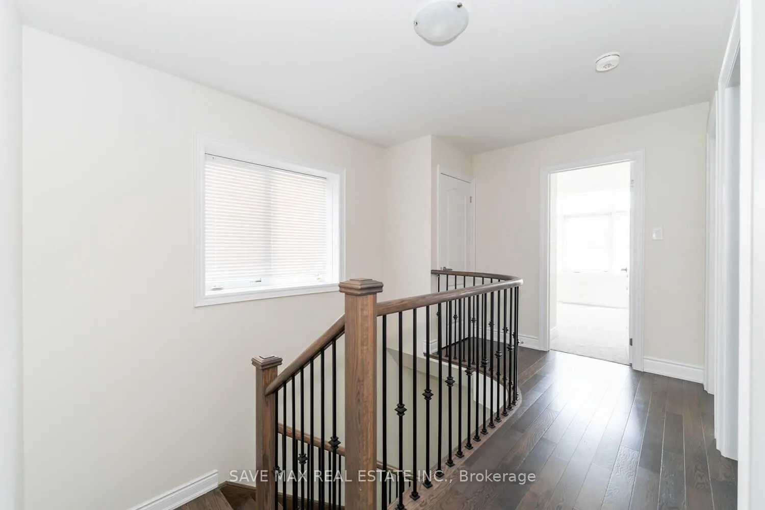6 Amos Avenue