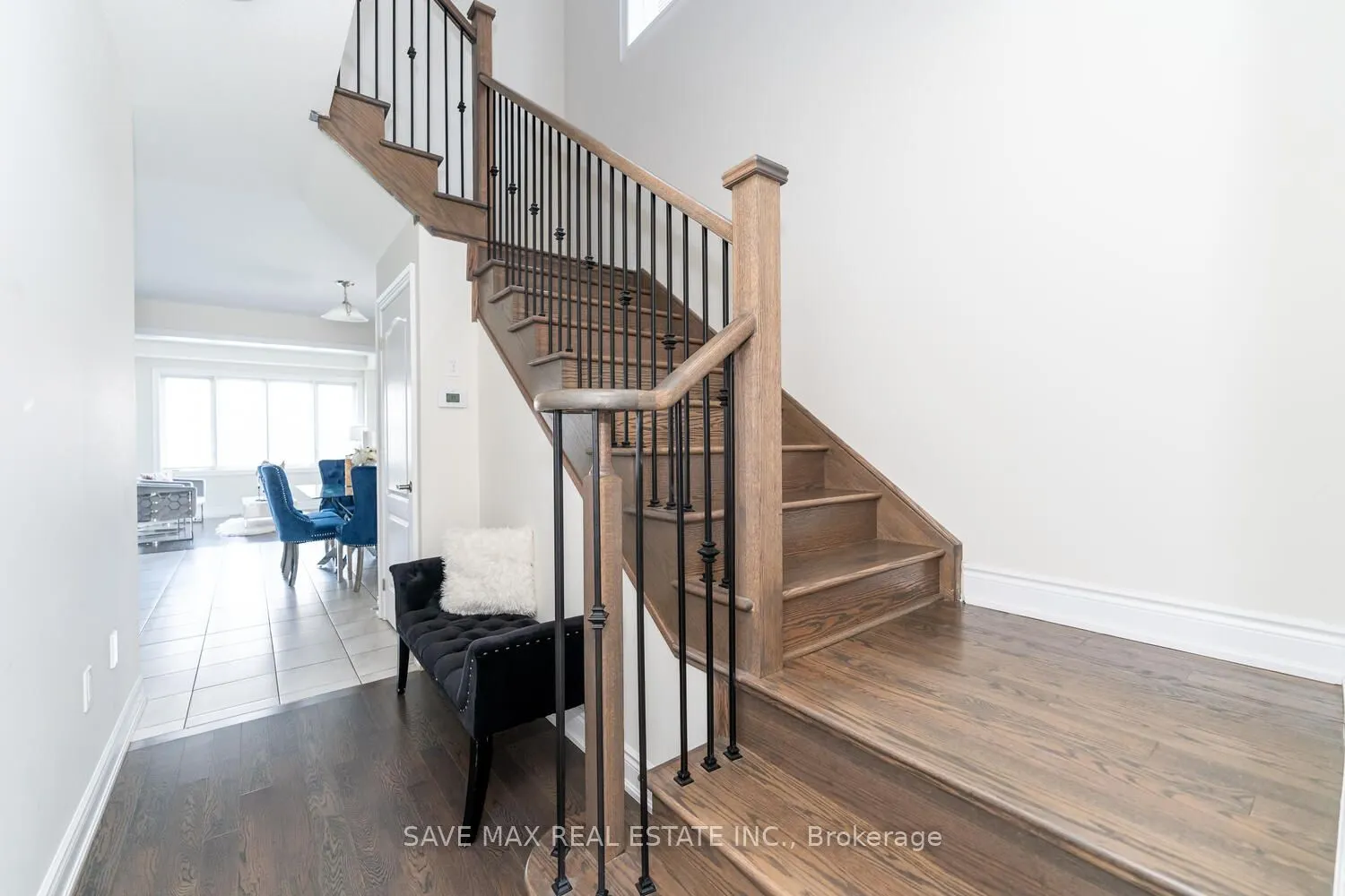 6 Amos Avenue