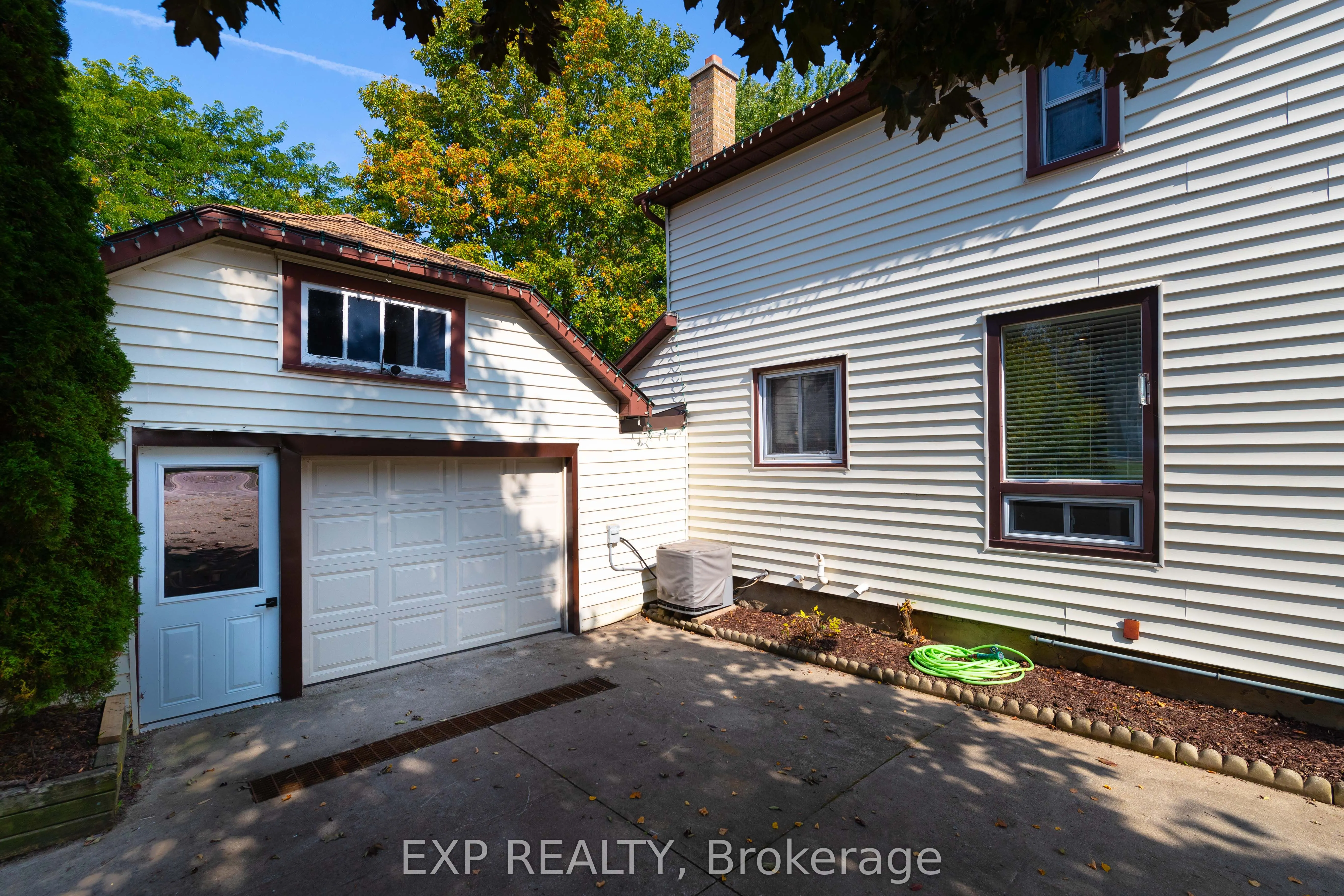84 Absalom Street W