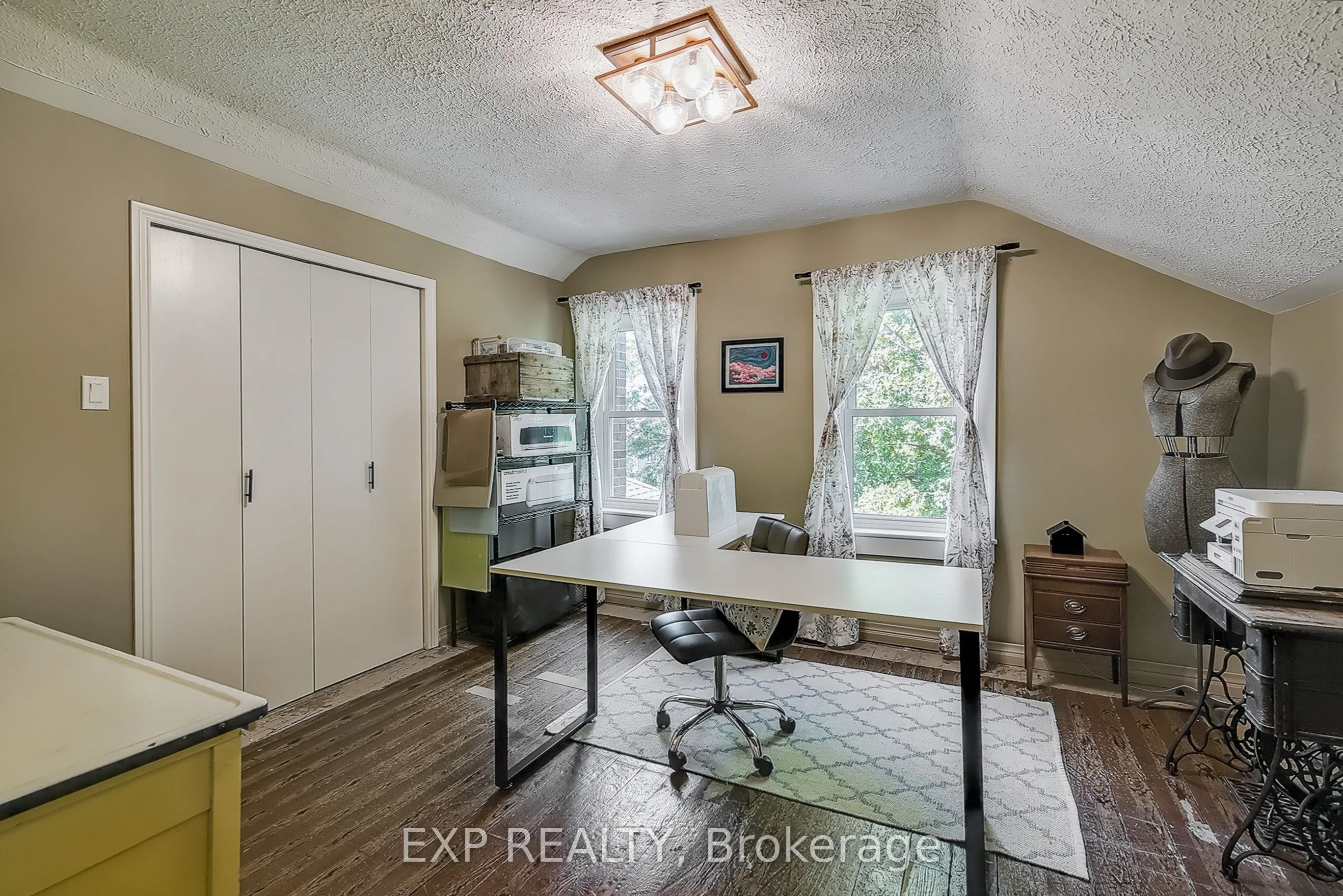 84 Absalom Street W