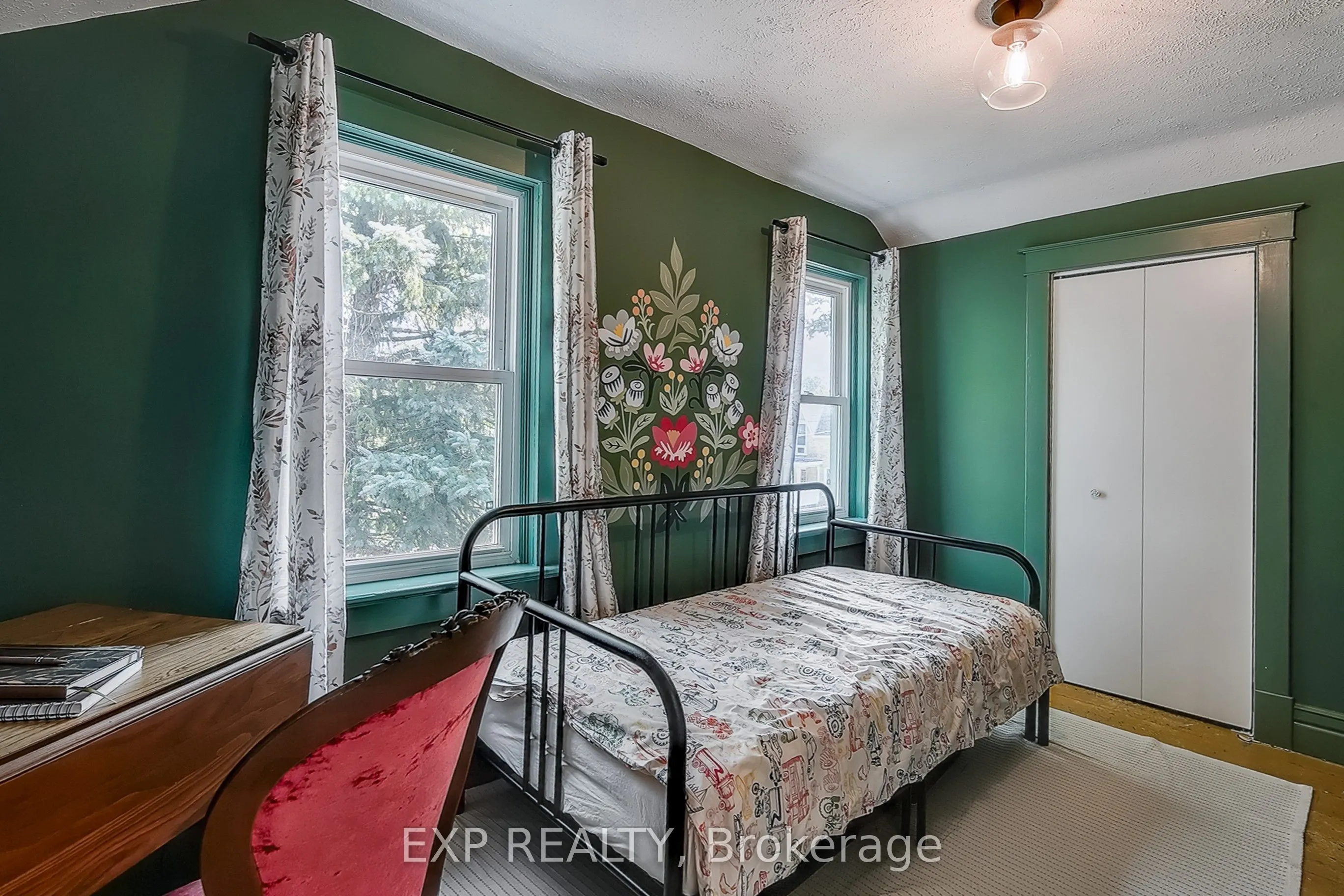 84 Absalom Street W