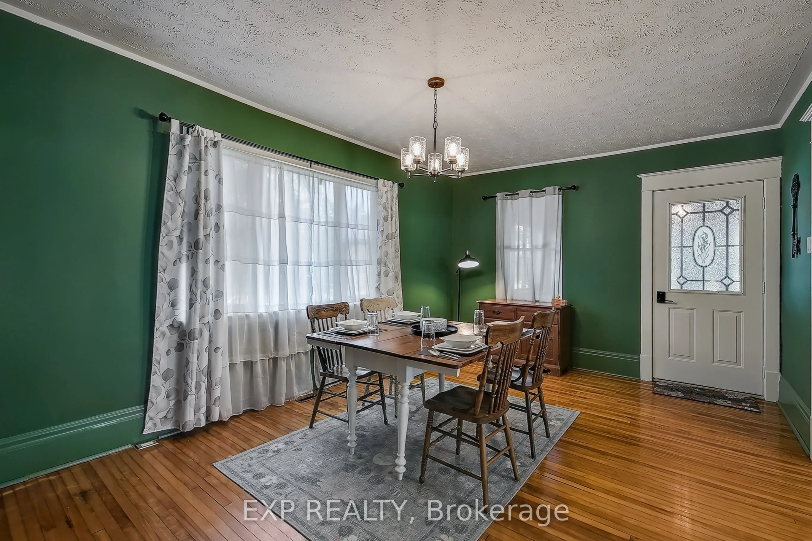 84 Absalom Street W