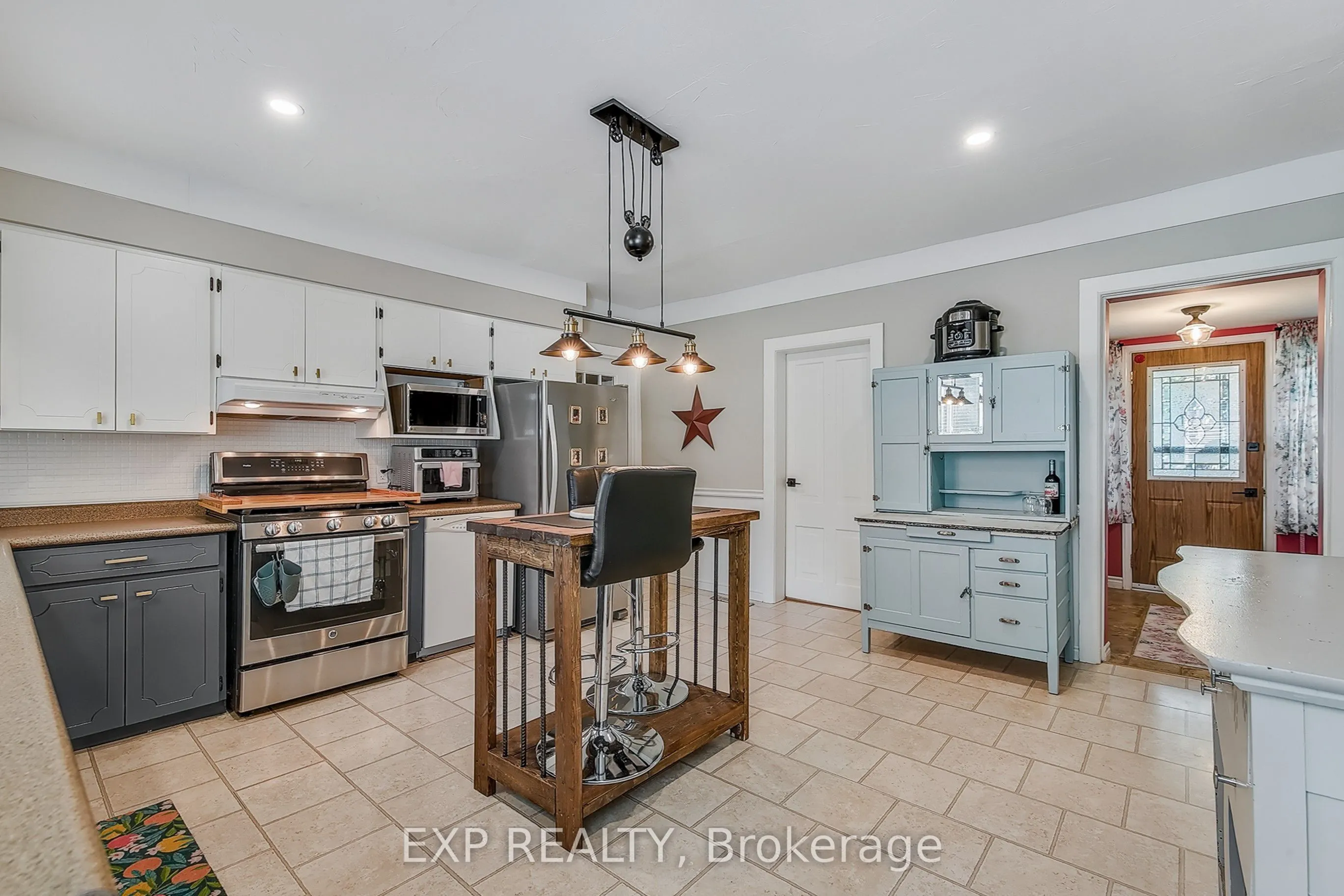 84 Absalom Street W