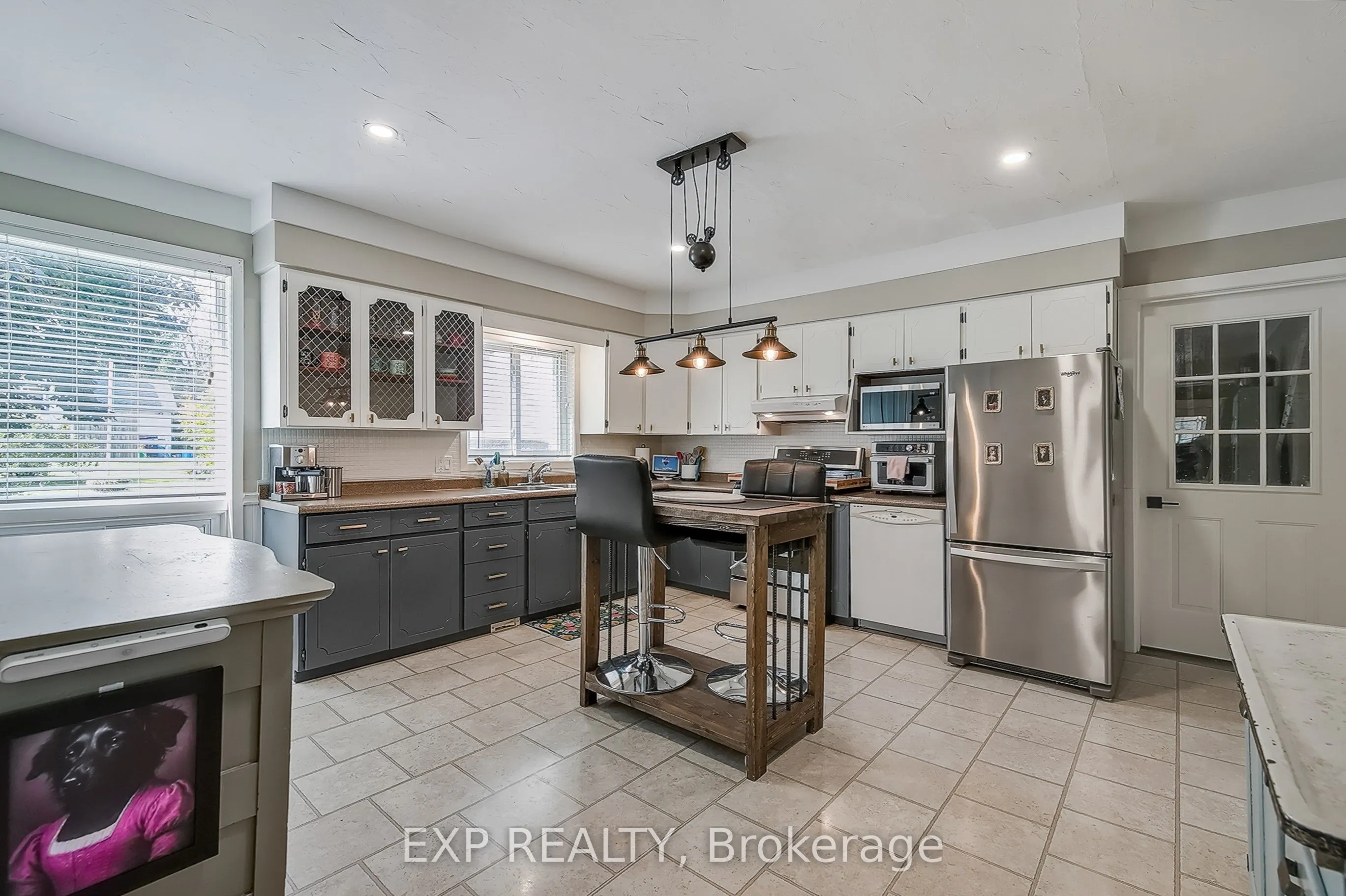84 Absalom Street W