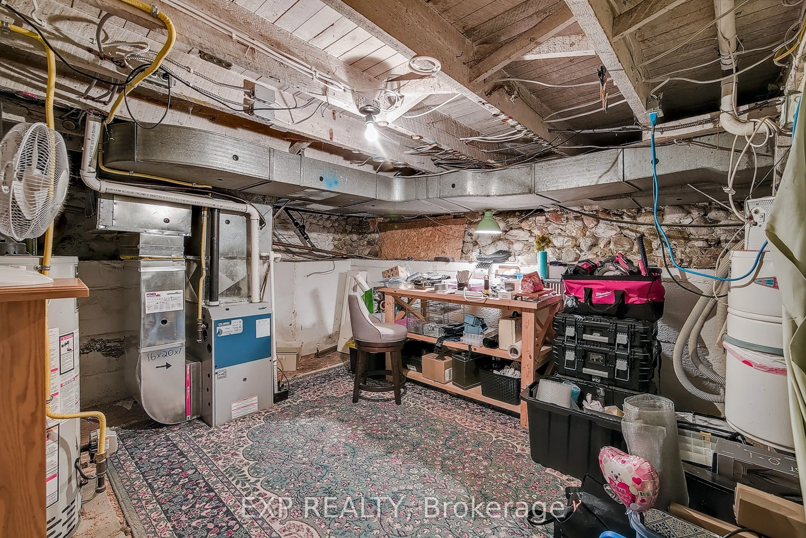 84 Absalom Street W