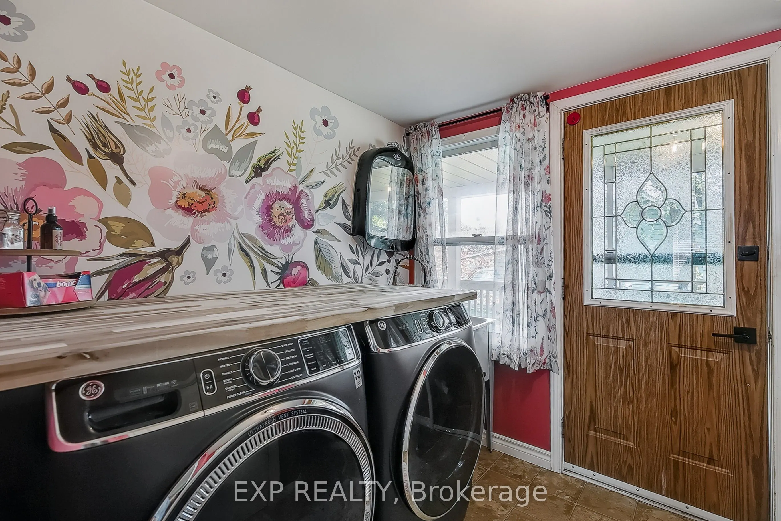 84 Absalom Street W