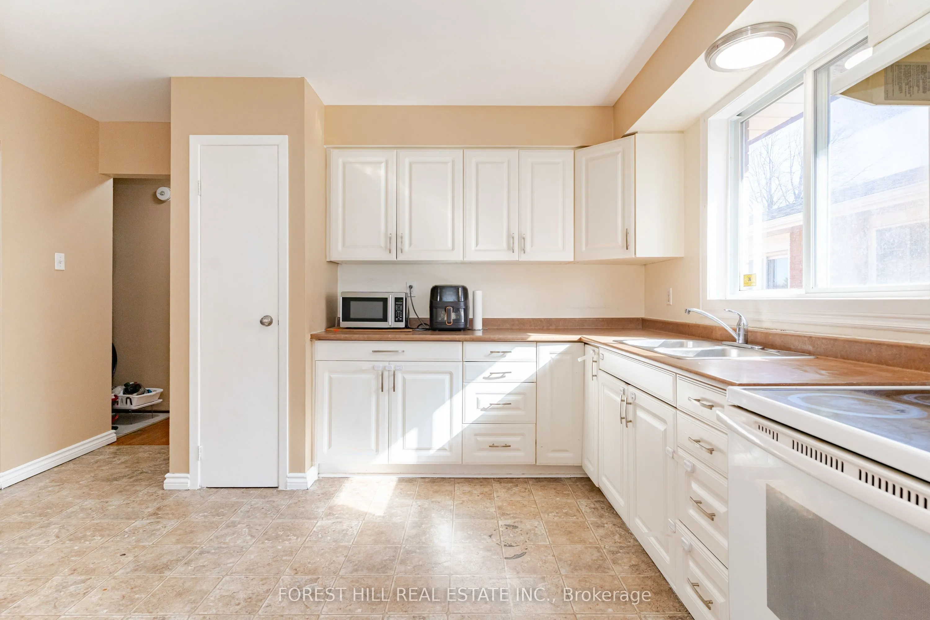 110 Hazelglen Drive