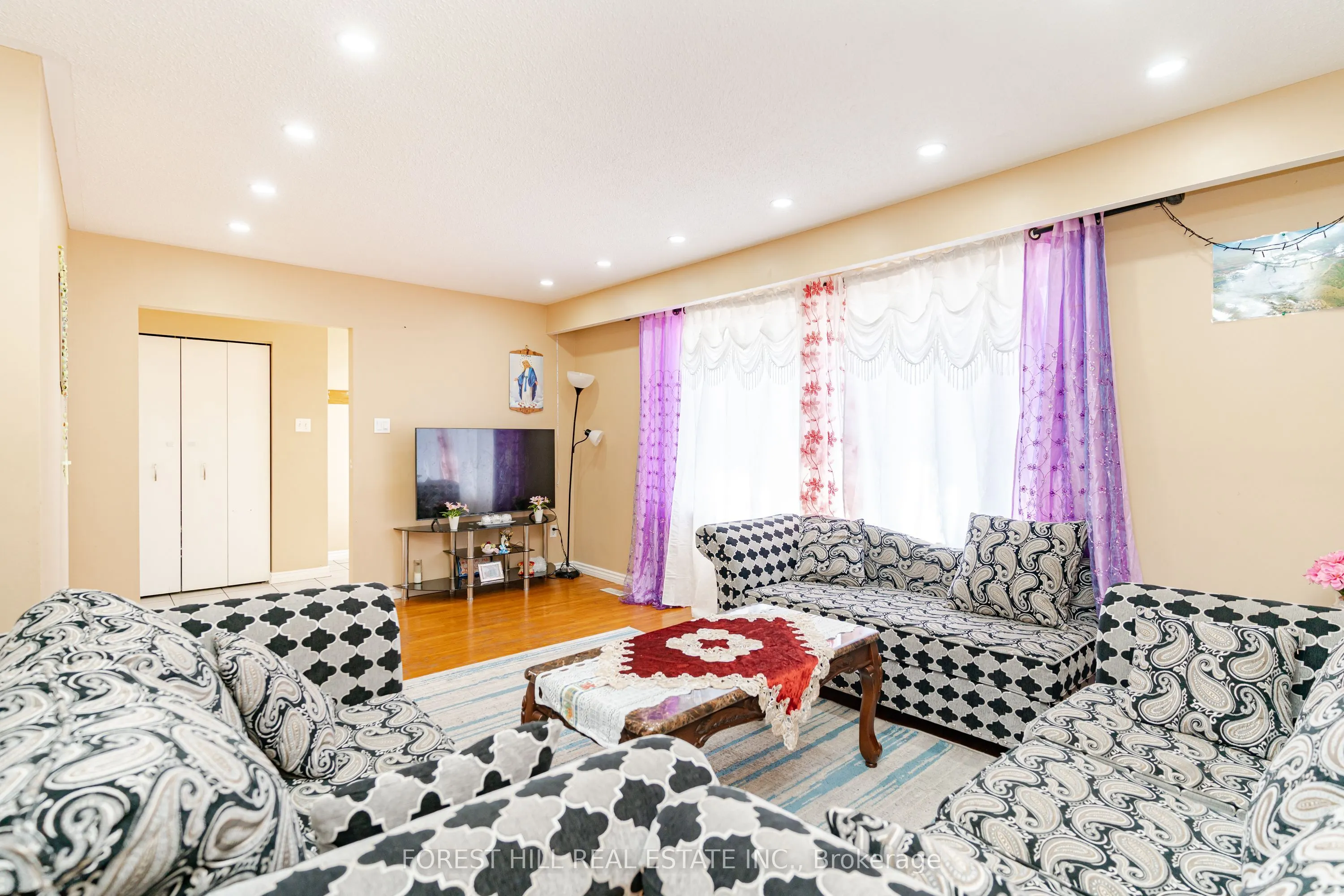 110 Hazelglen Drive
