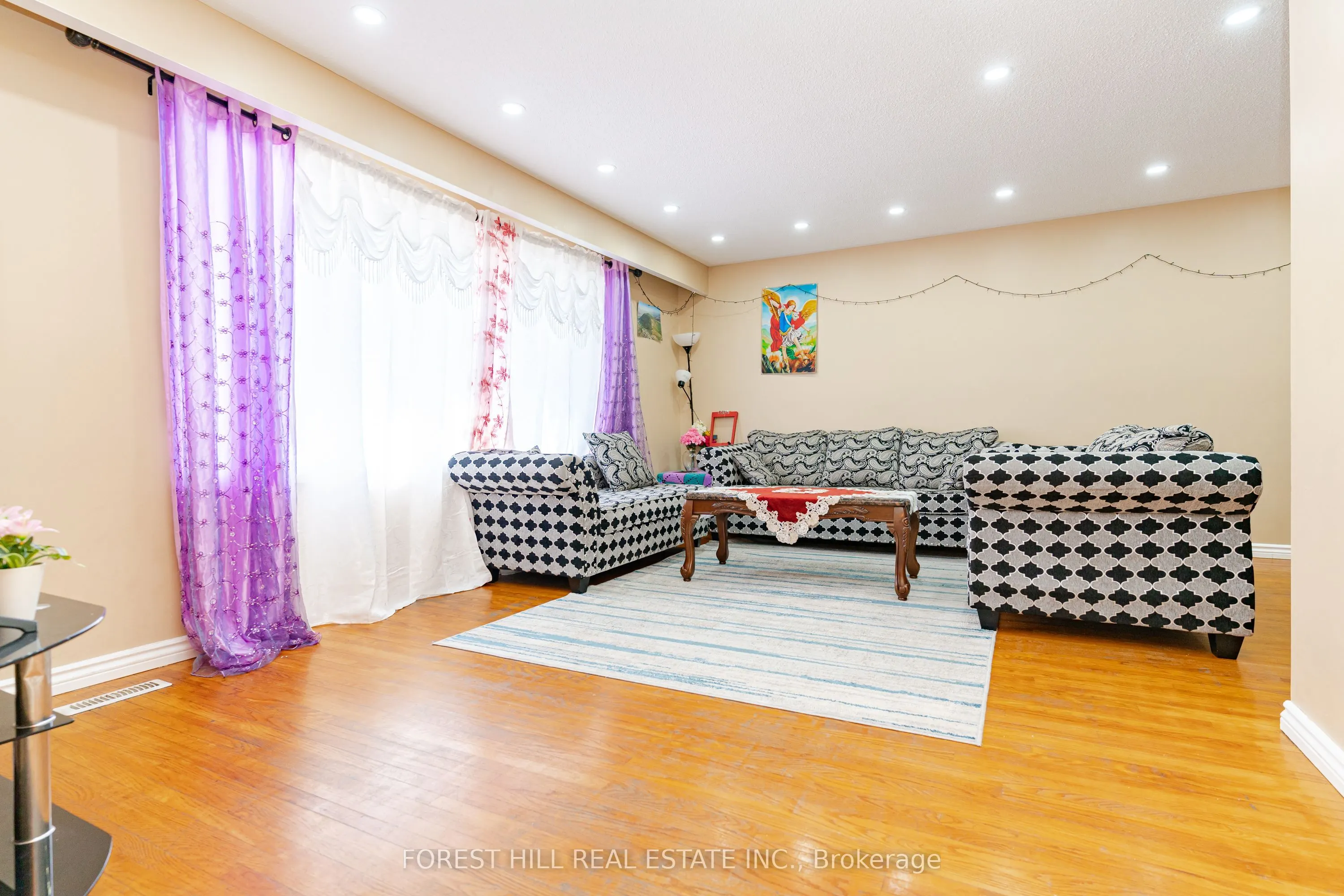 110 Hazelglen Drive
