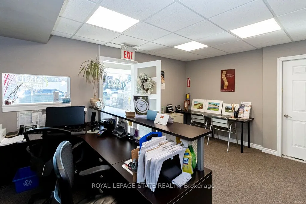 864-868 King Street W