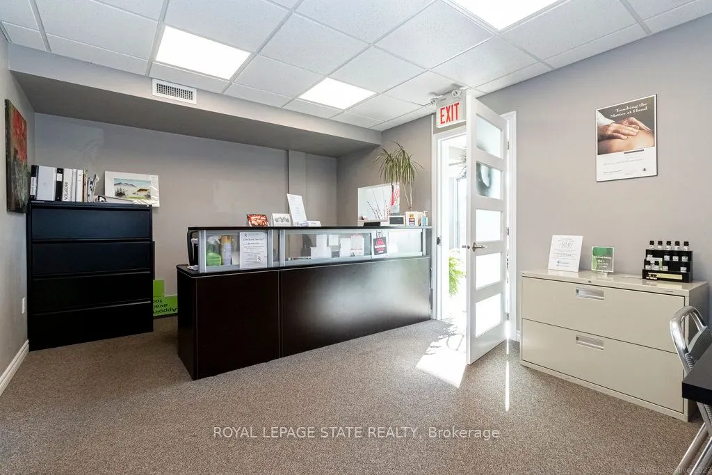 864-868 King Street W