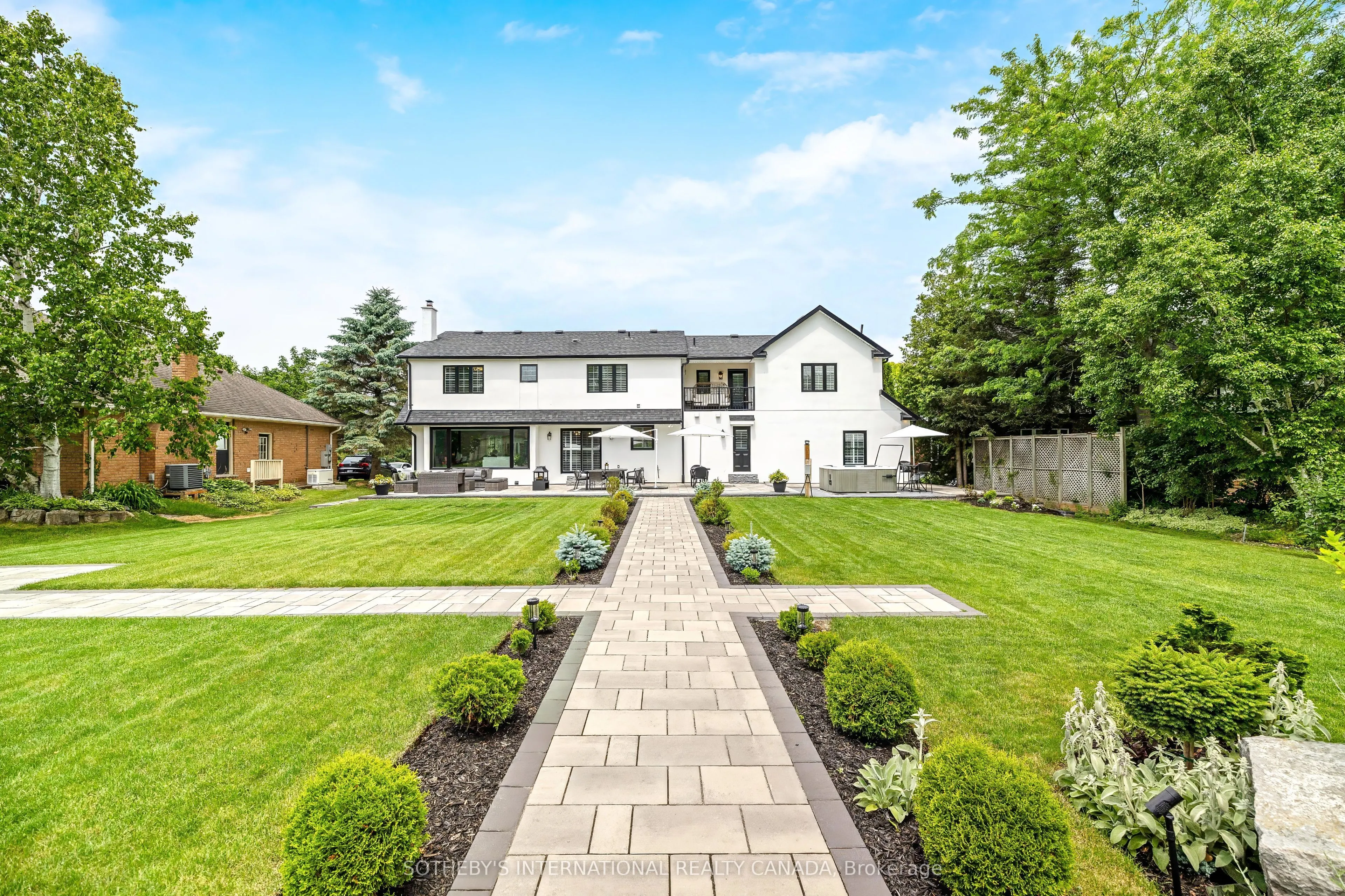 10 Meander Close