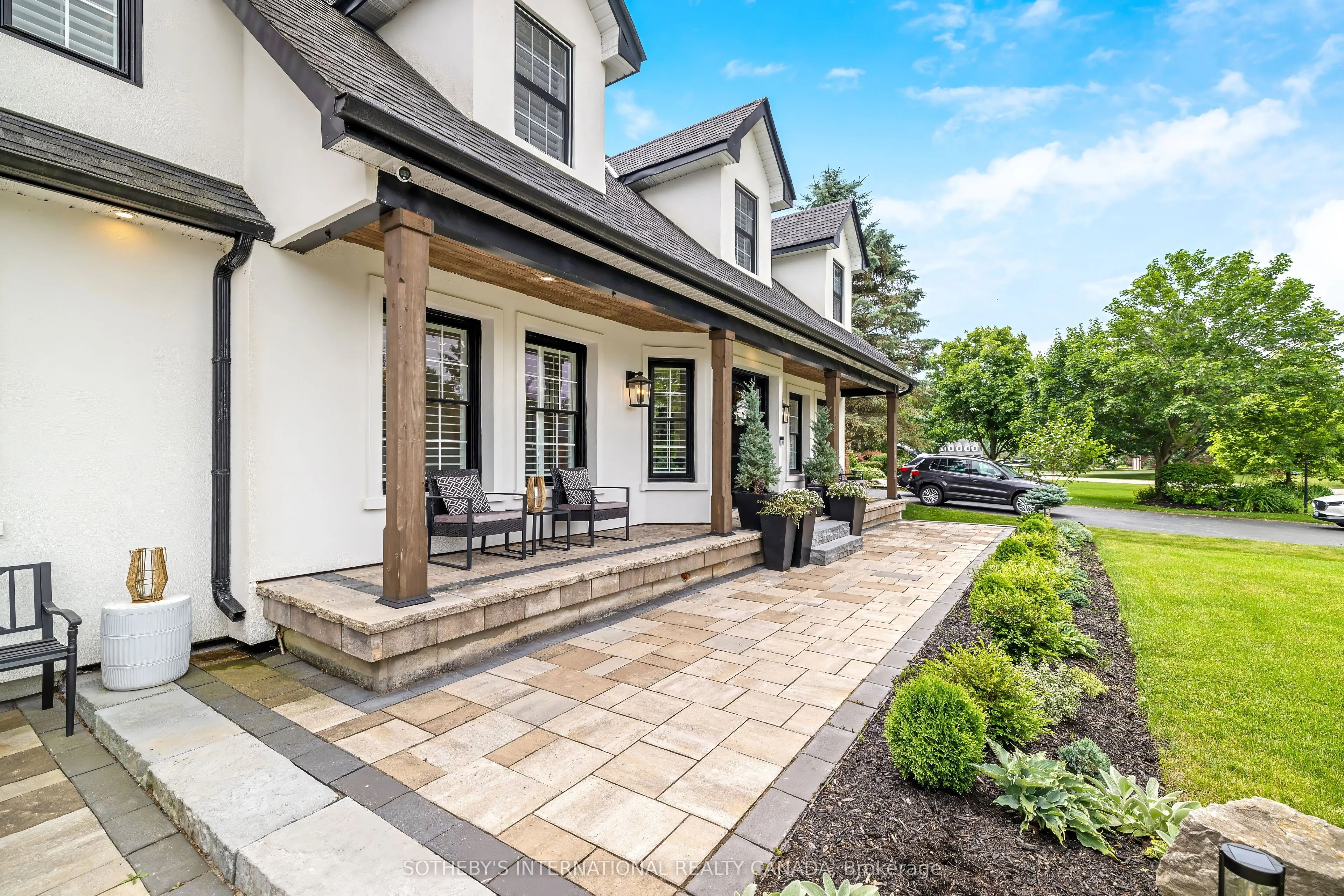 10 Meander Close