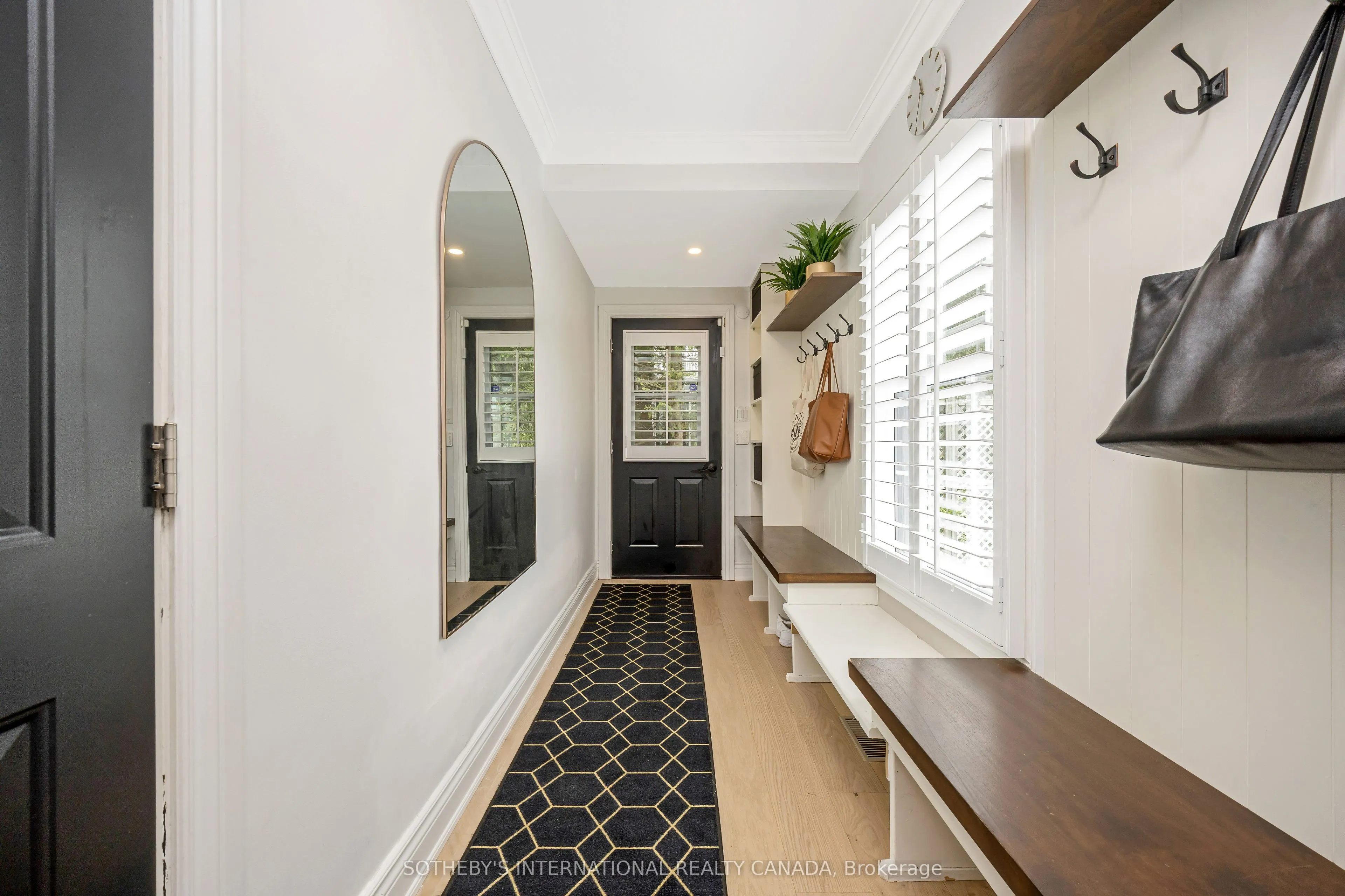 10 Meander Close