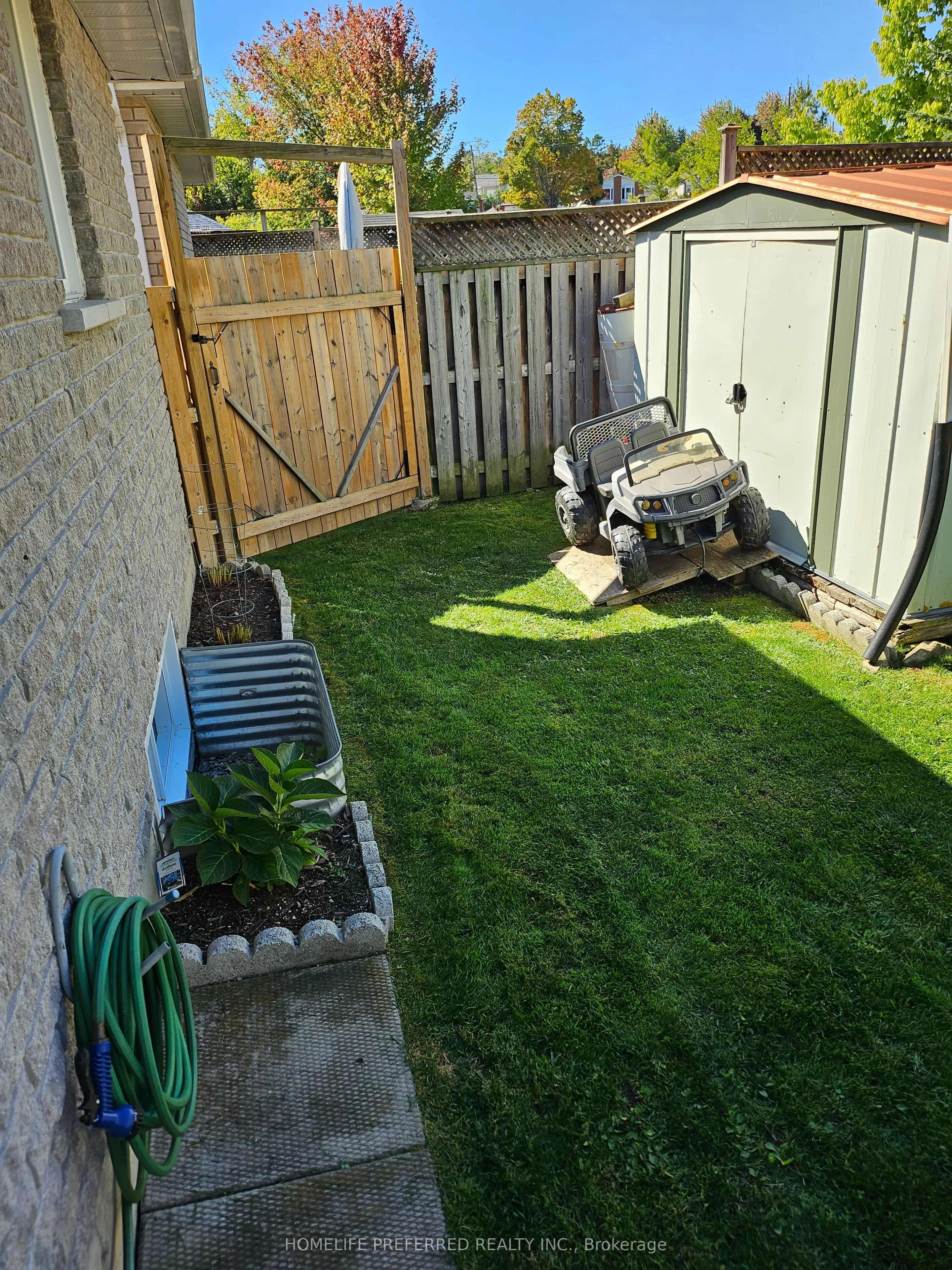 955 Ralphson Crescent