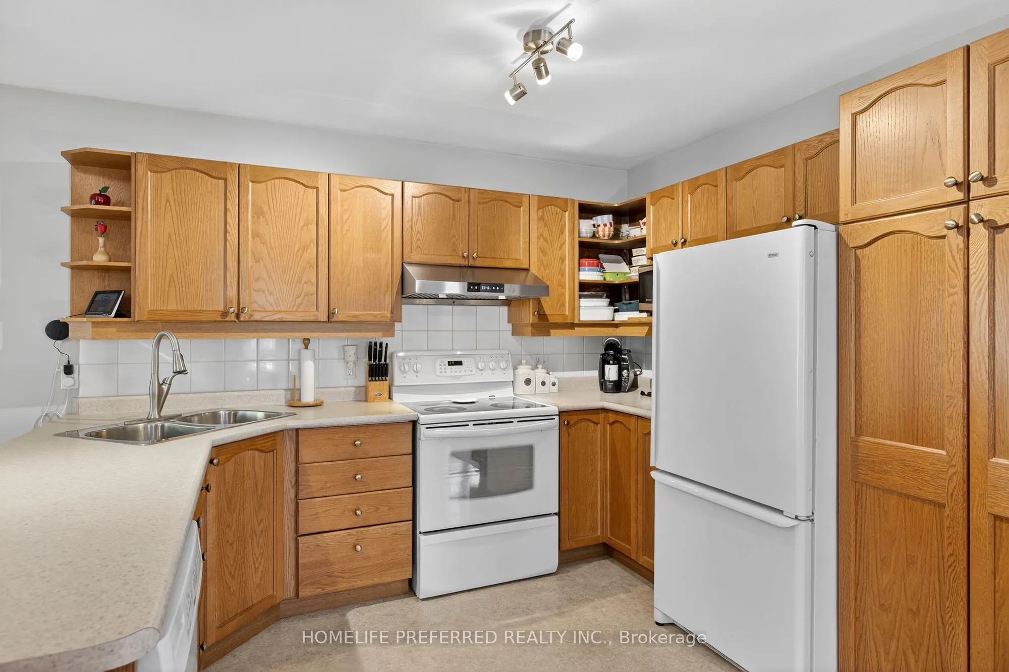 955 Ralphson Crescent