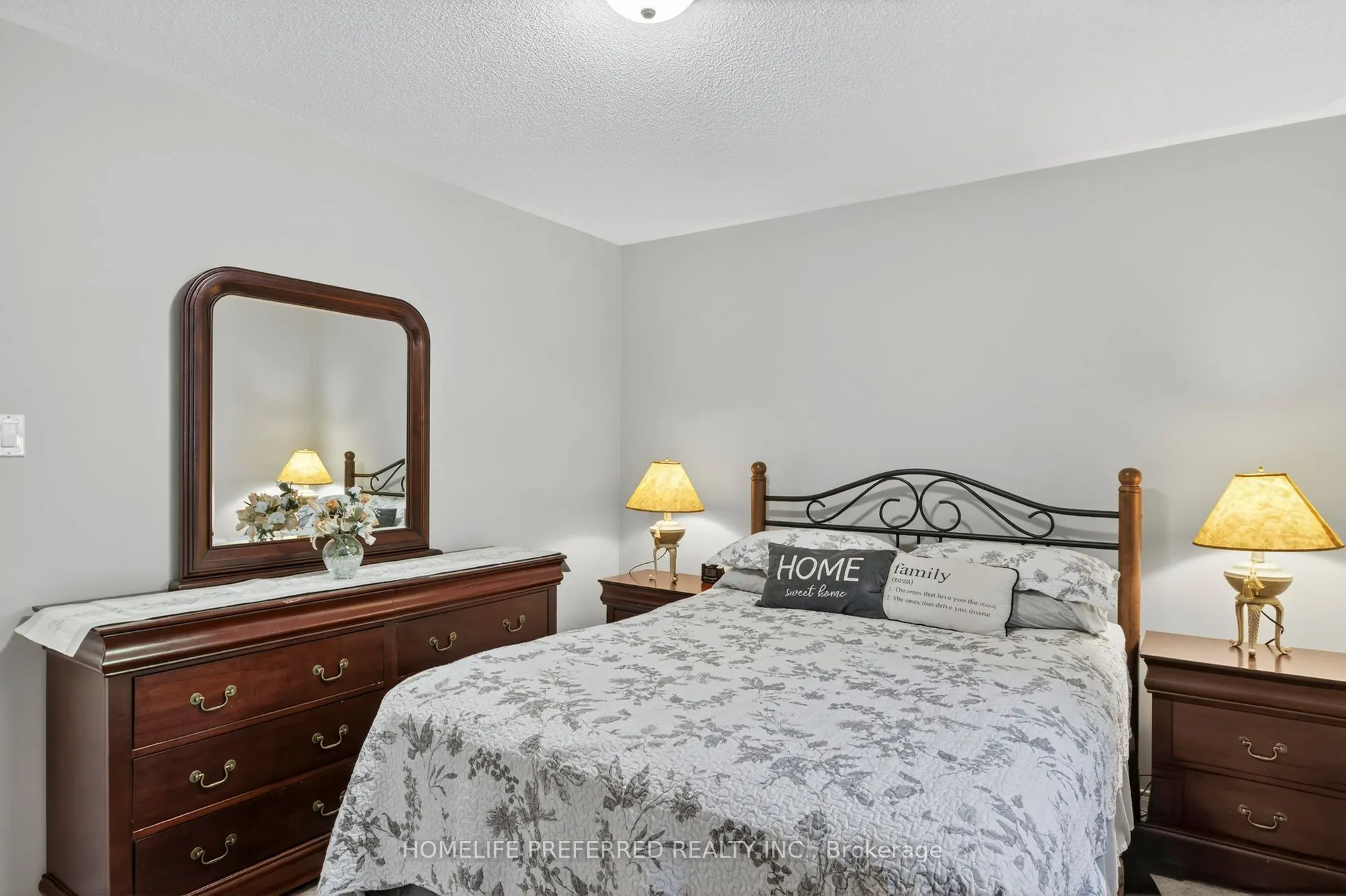 955 Ralphson Crescent