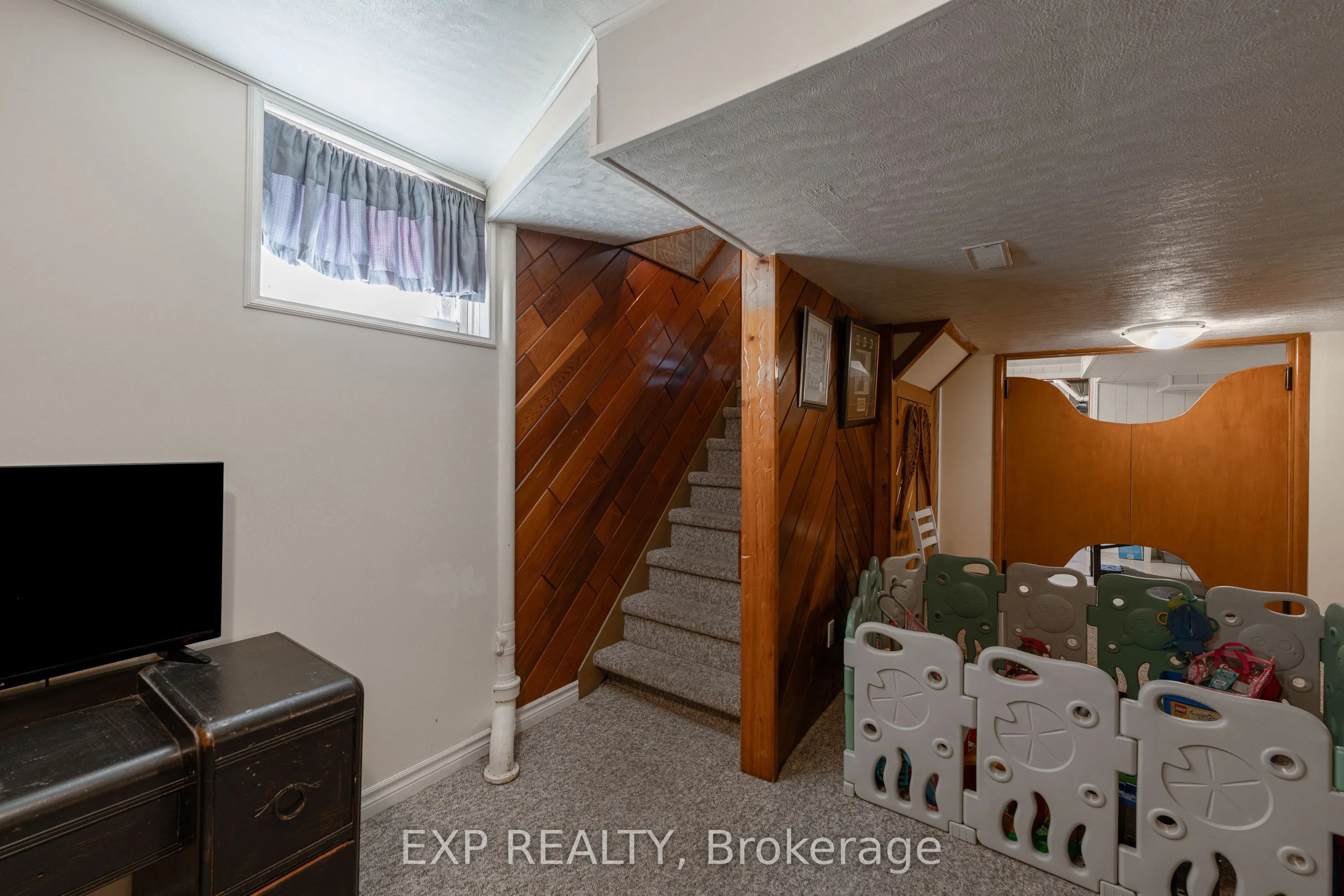 2896 Portage Road