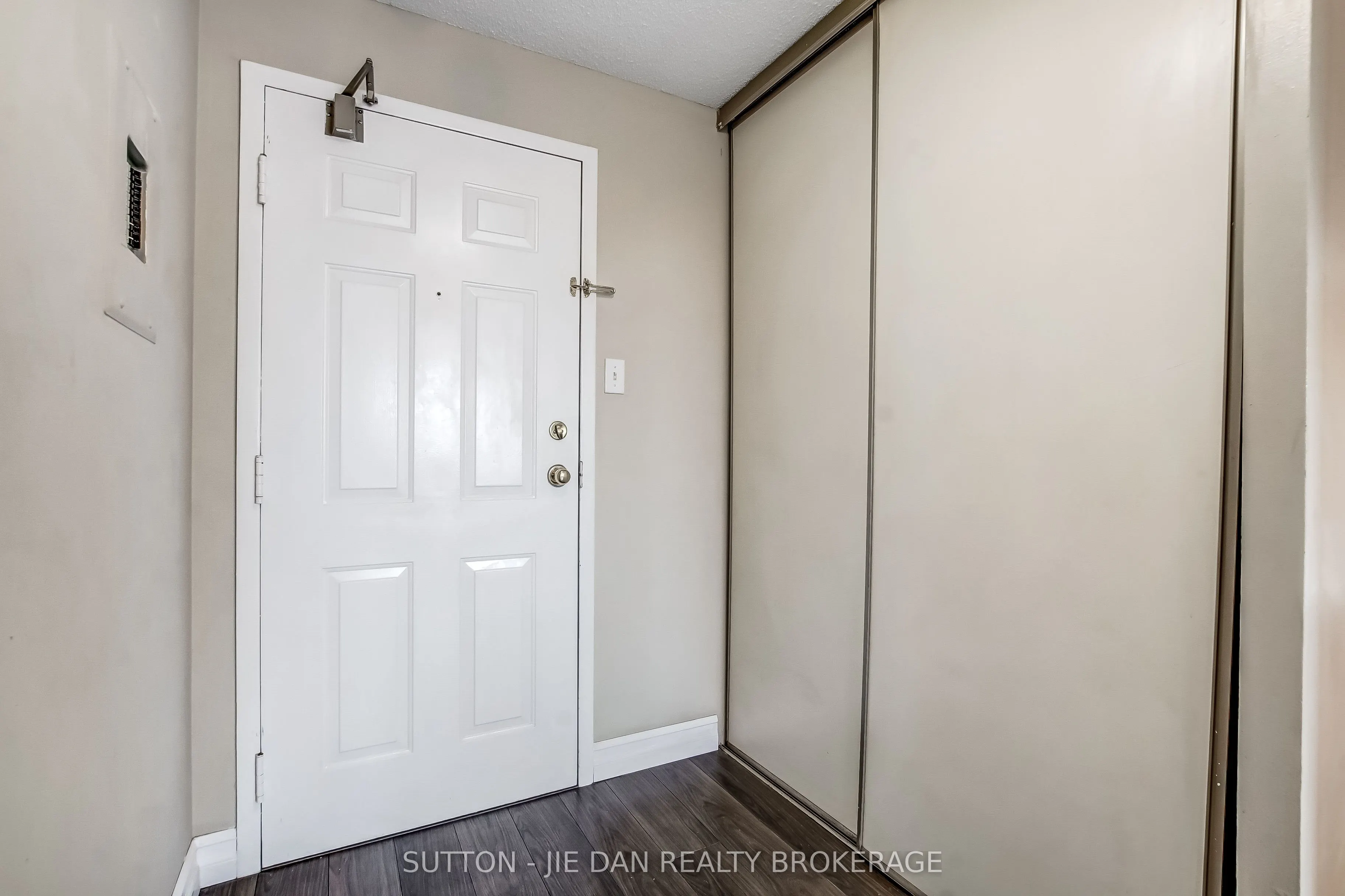 77 BASE LINE Road W, #203