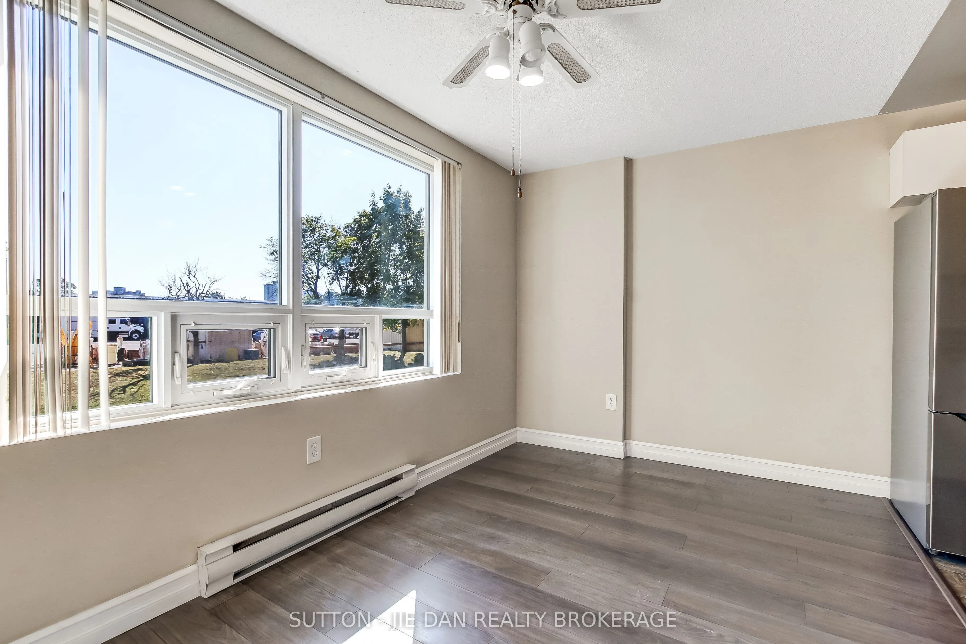 77 BASE LINE Road W, #203