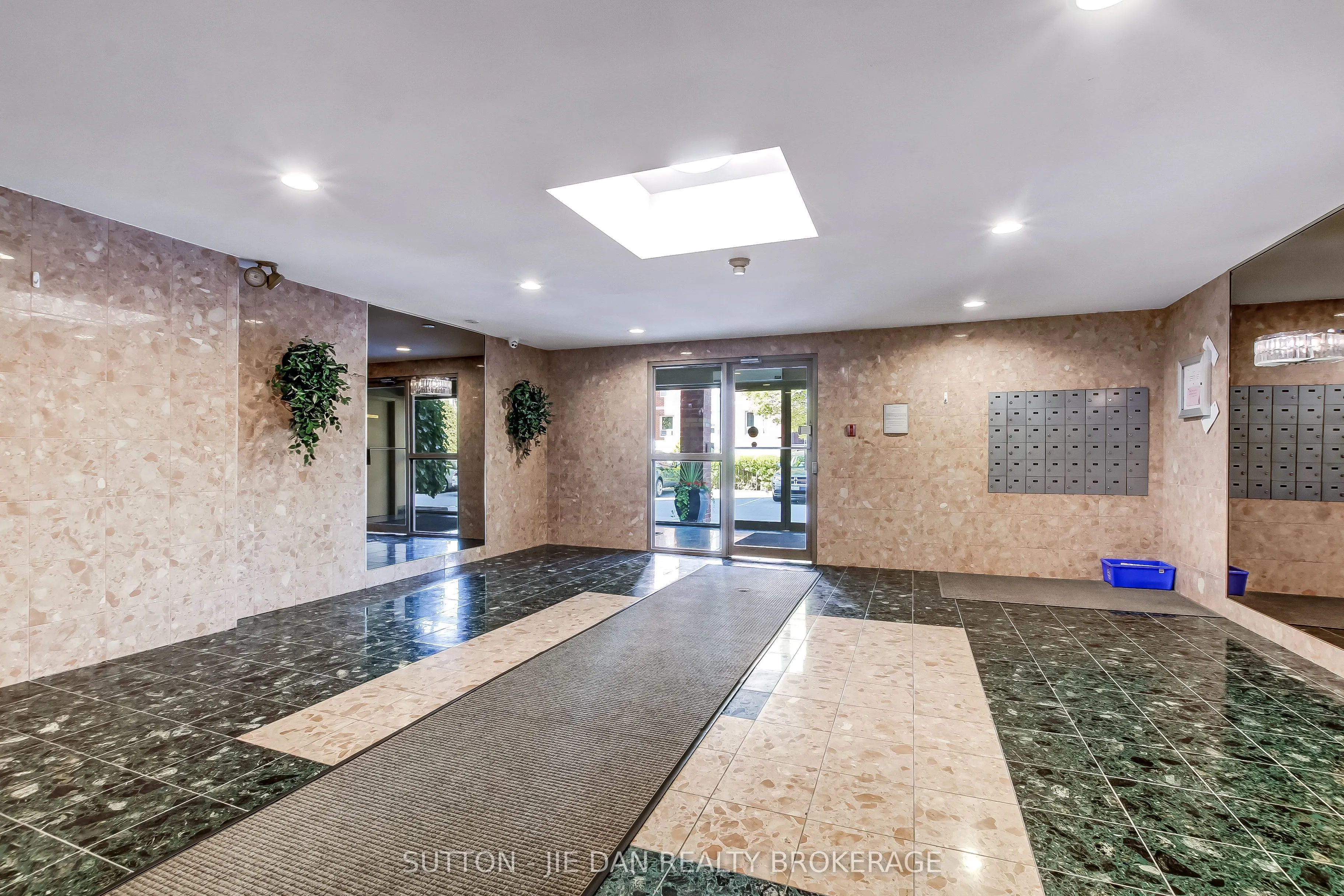 77 BASE LINE Road W, #203